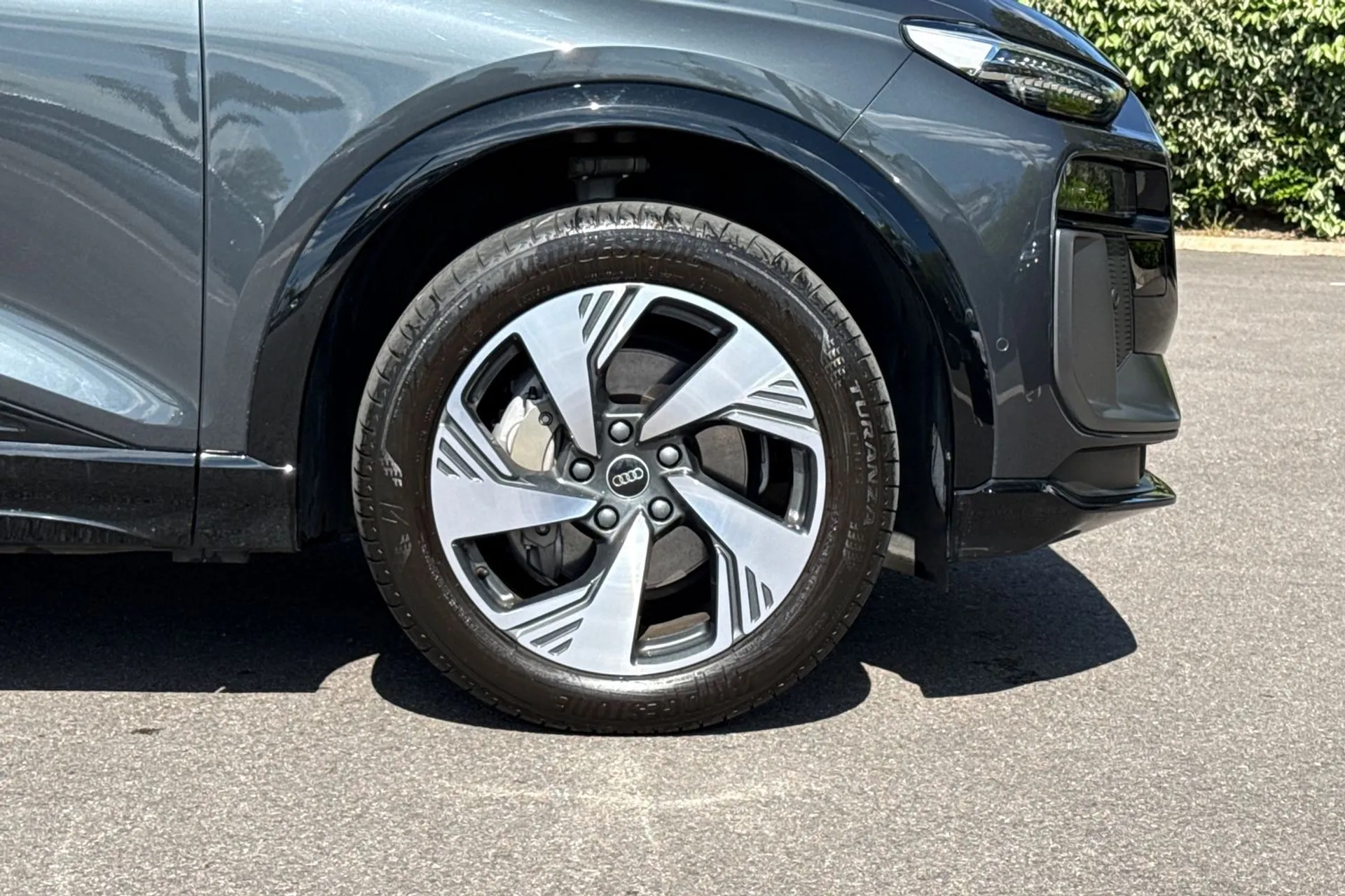 Audi Q6 thumbnail image number 22