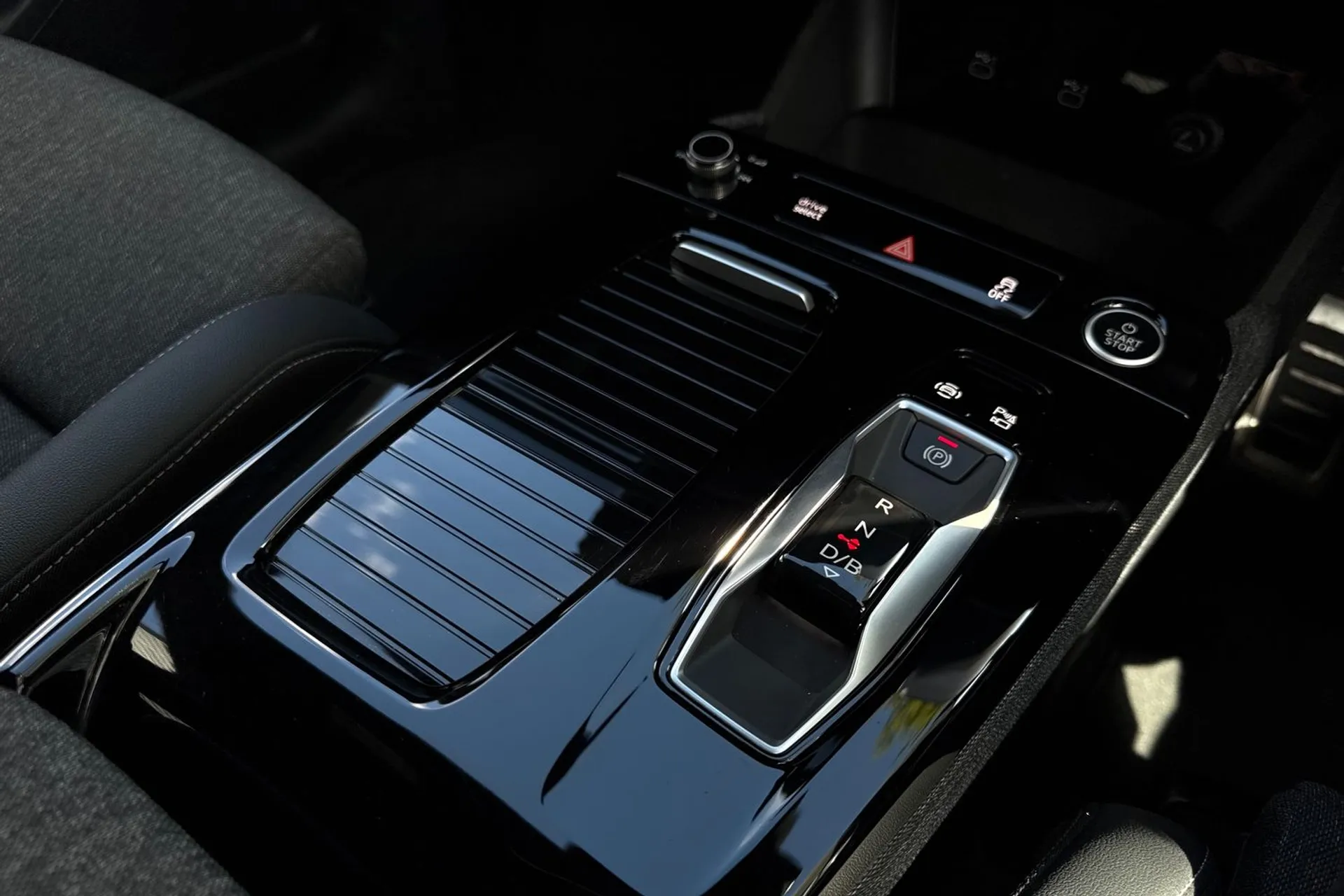 Audi Q6 thumbnail image number 9