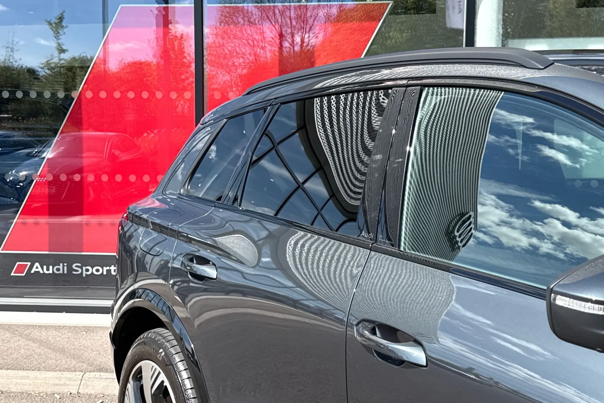 Audi Q6 thumbnail image number 25