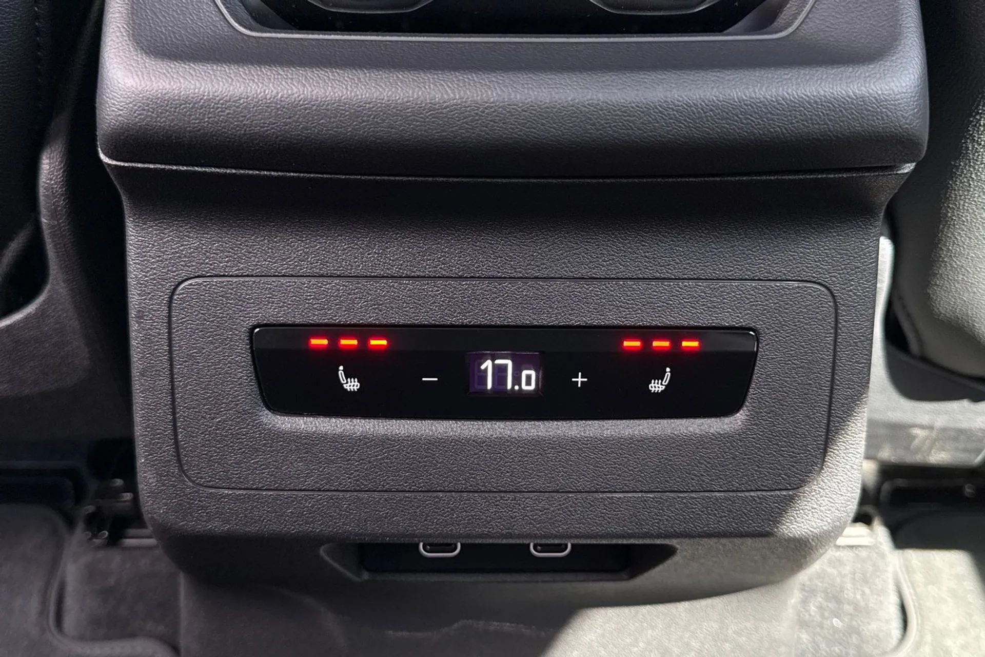 Audi Q6 thumbnail image number 39