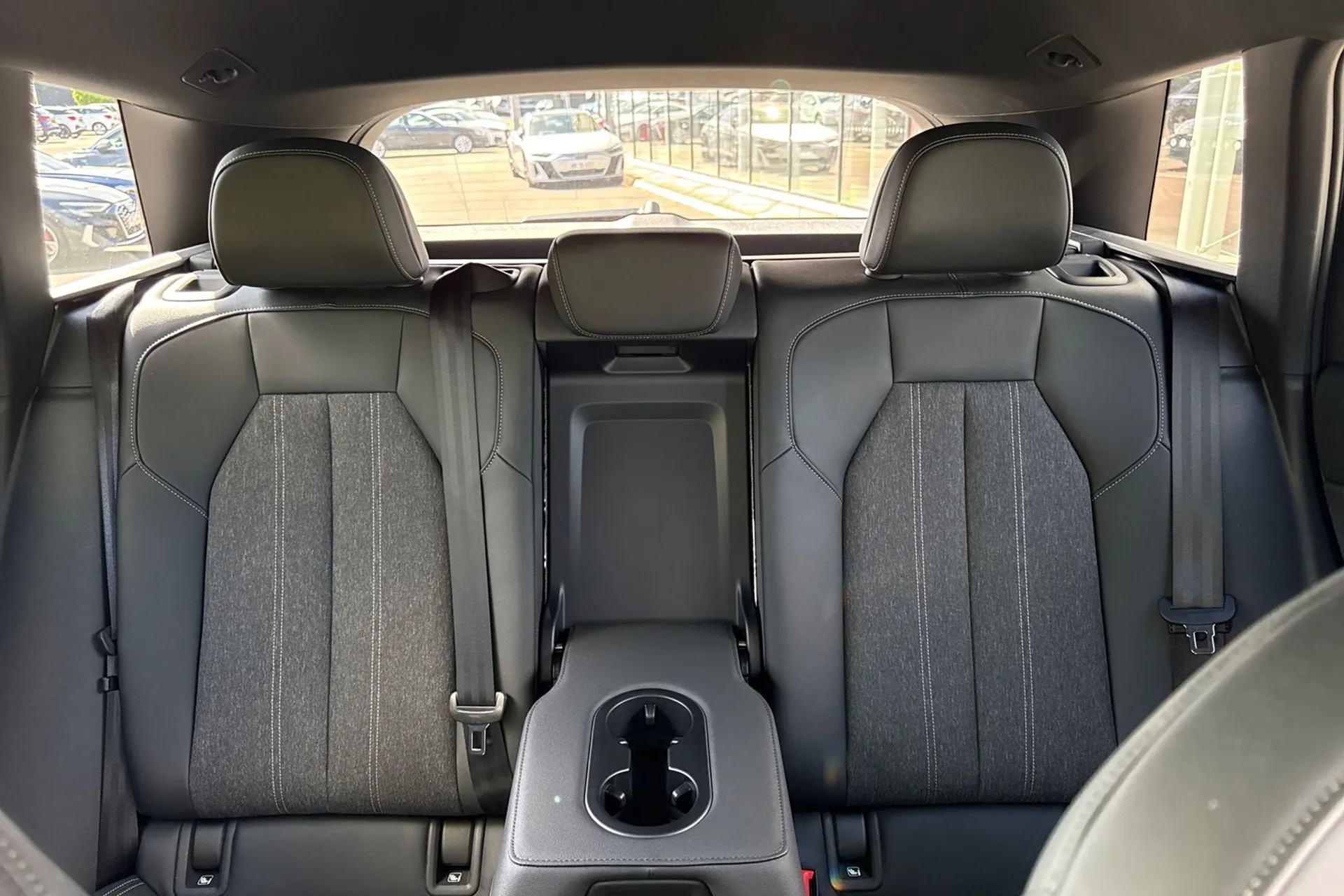 Audi Q6 thumbnail image number 29