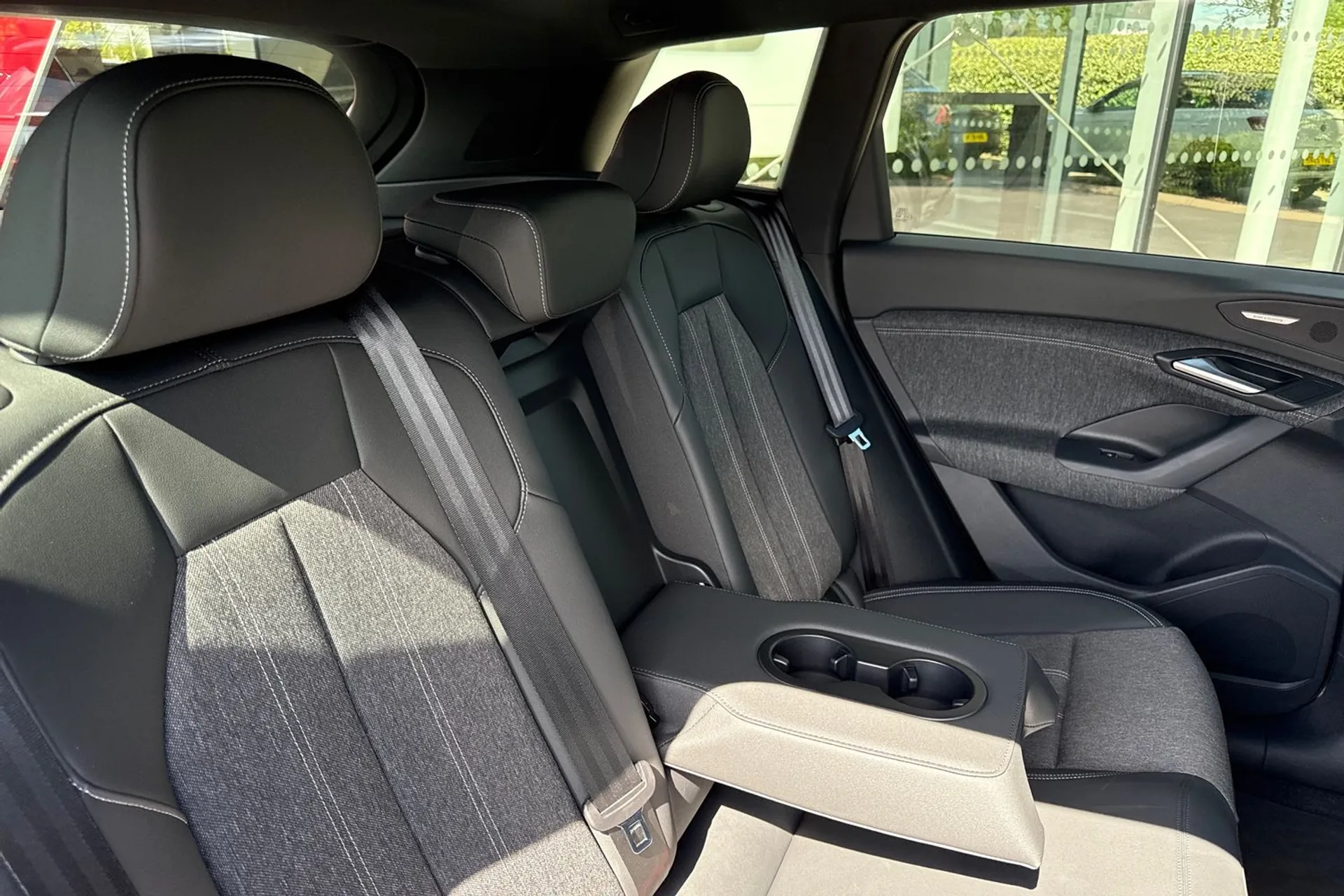 Audi Q6 thumbnail image number 38