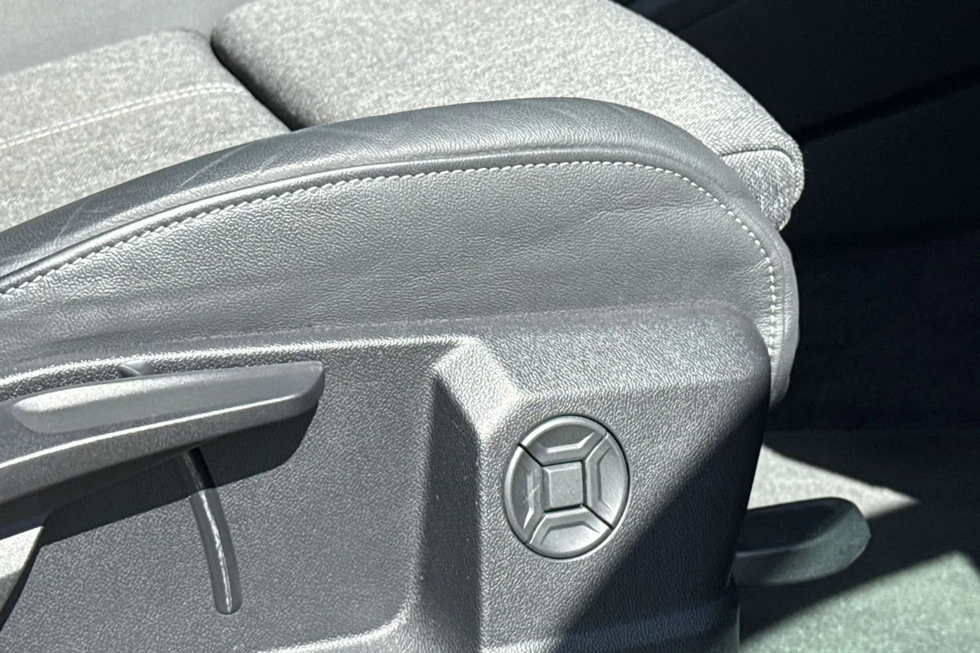 Audi Q6 thumbnail image number 41