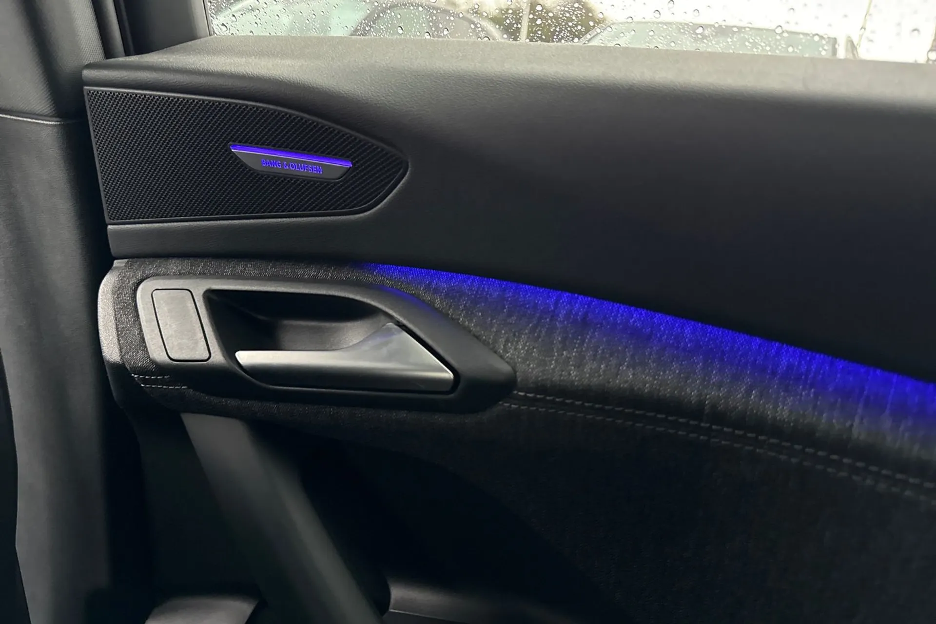 Audi Q6 thumbnail image number 26