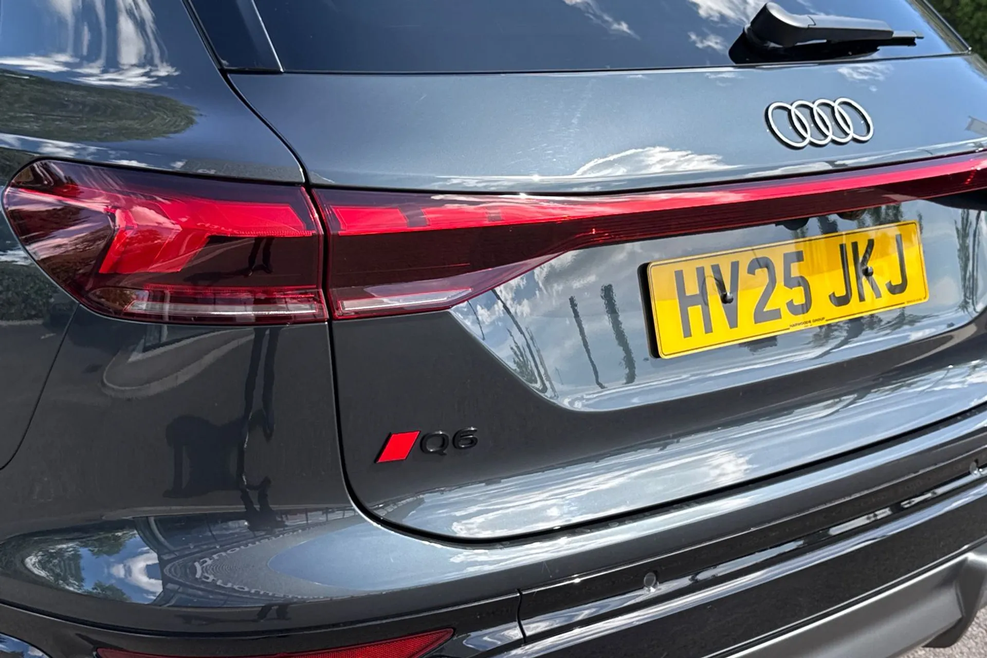 Audi Q6 thumbnail image number 33