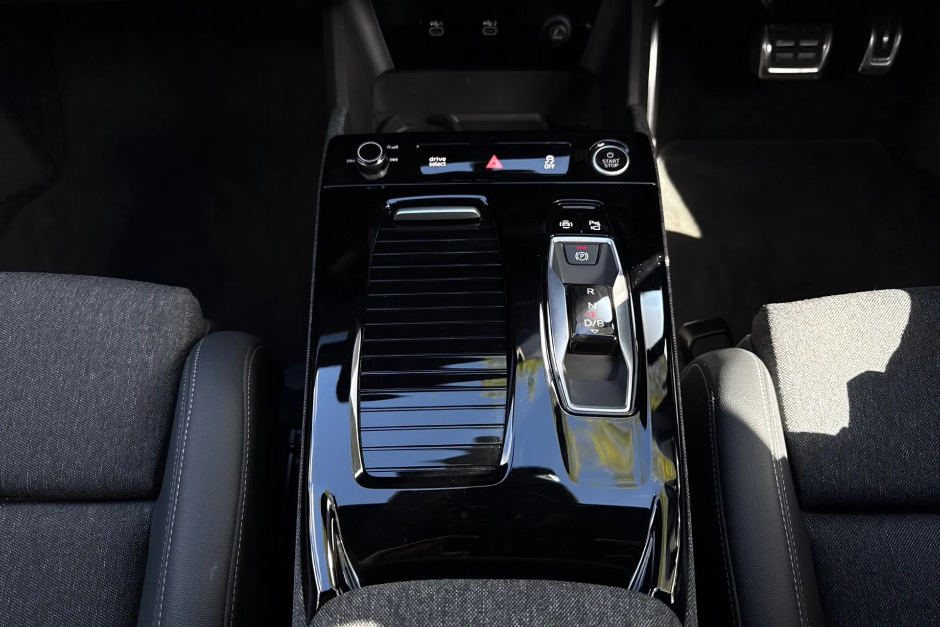 Audi Q6 thumbnail image number 52