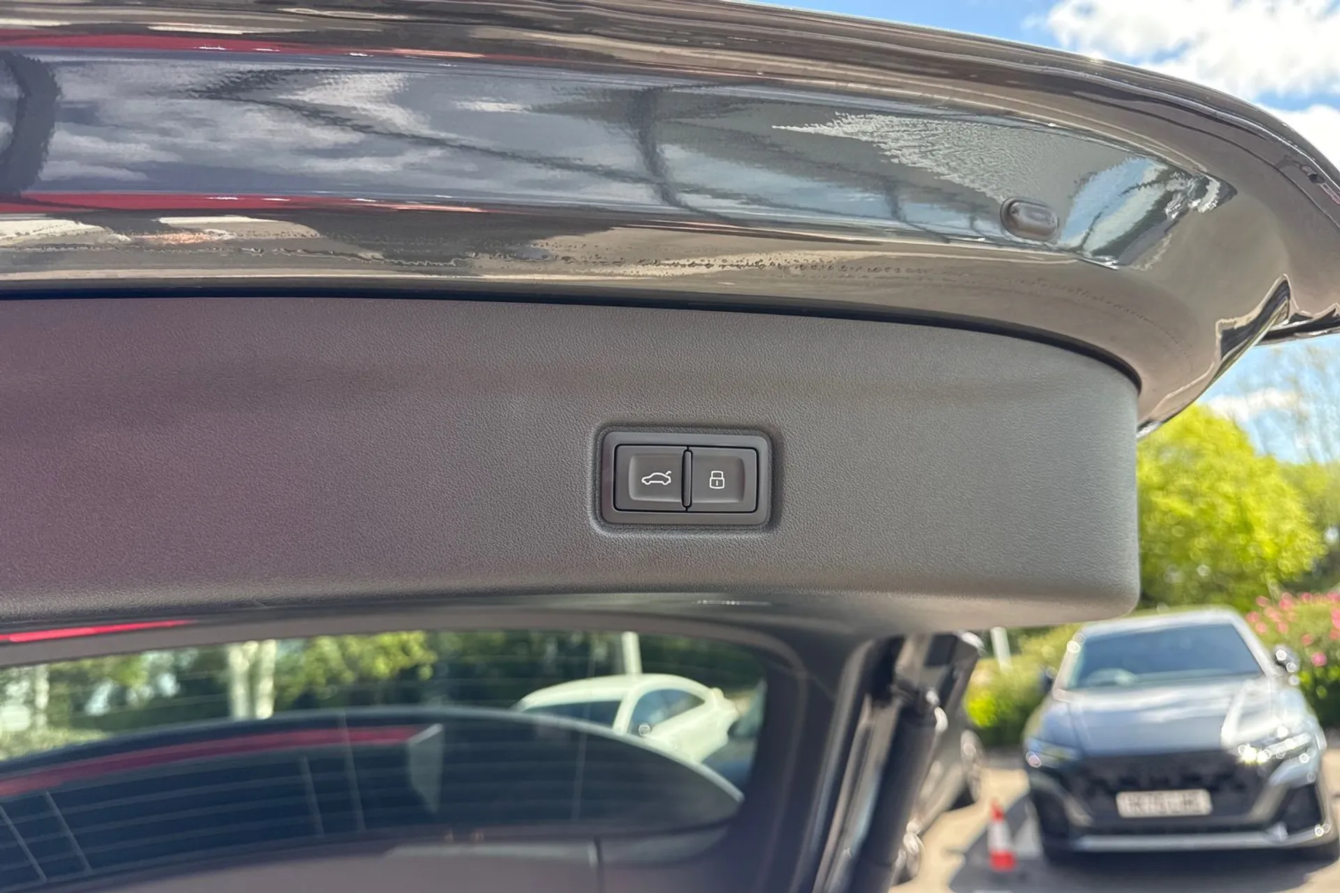 Audi Q6 thumbnail image number 36