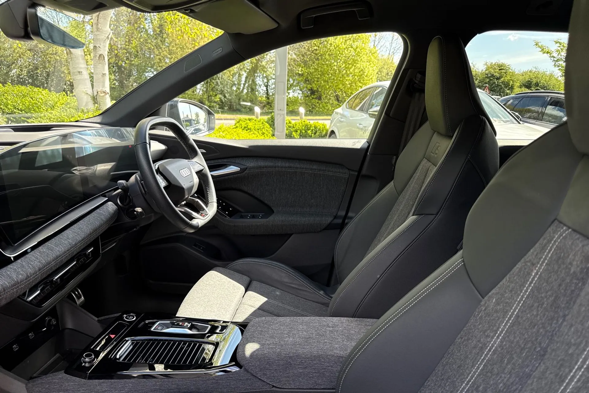 Audi Q6 thumbnail image number 45