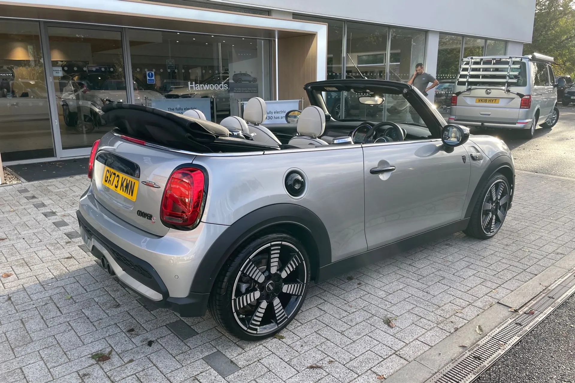 MINI CONVERTIBLE thumbnail image number 9