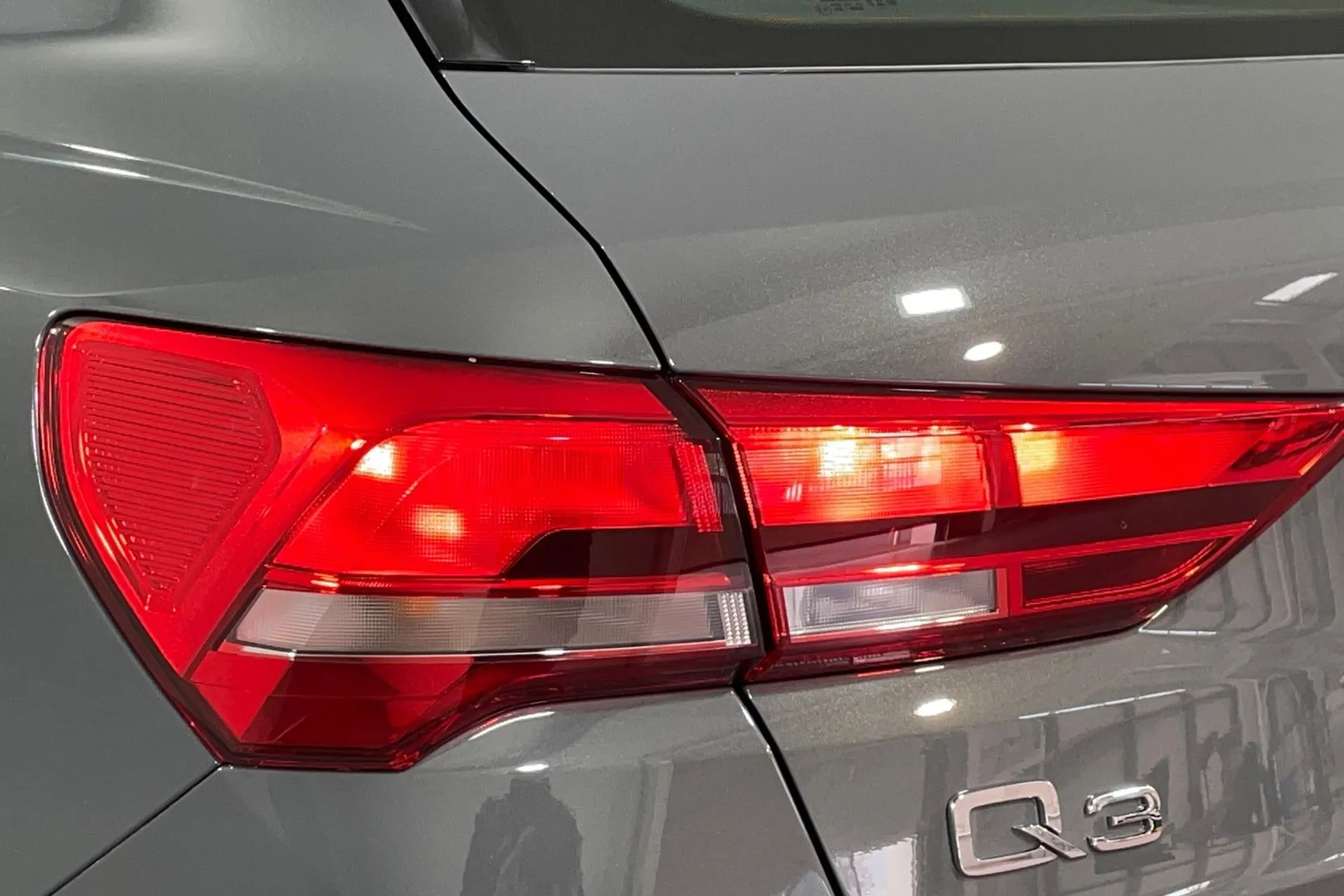 Audi Q3 thumbnail image number 29