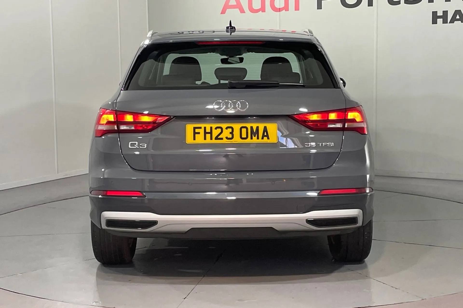 Audi Q3 thumbnail image number 10