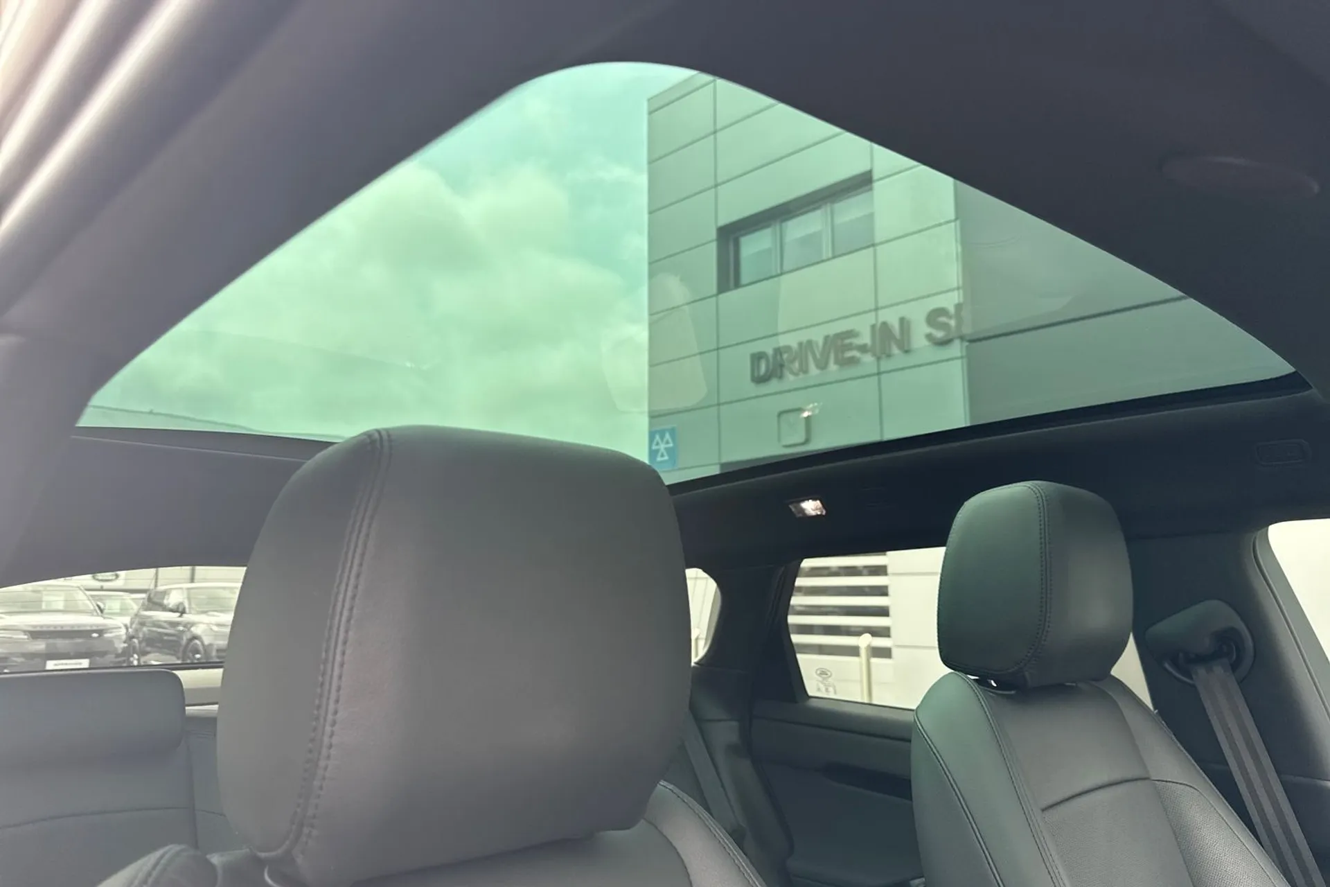 LAND ROVER RANGE ROVER EVOQUE thumbnail image number 16