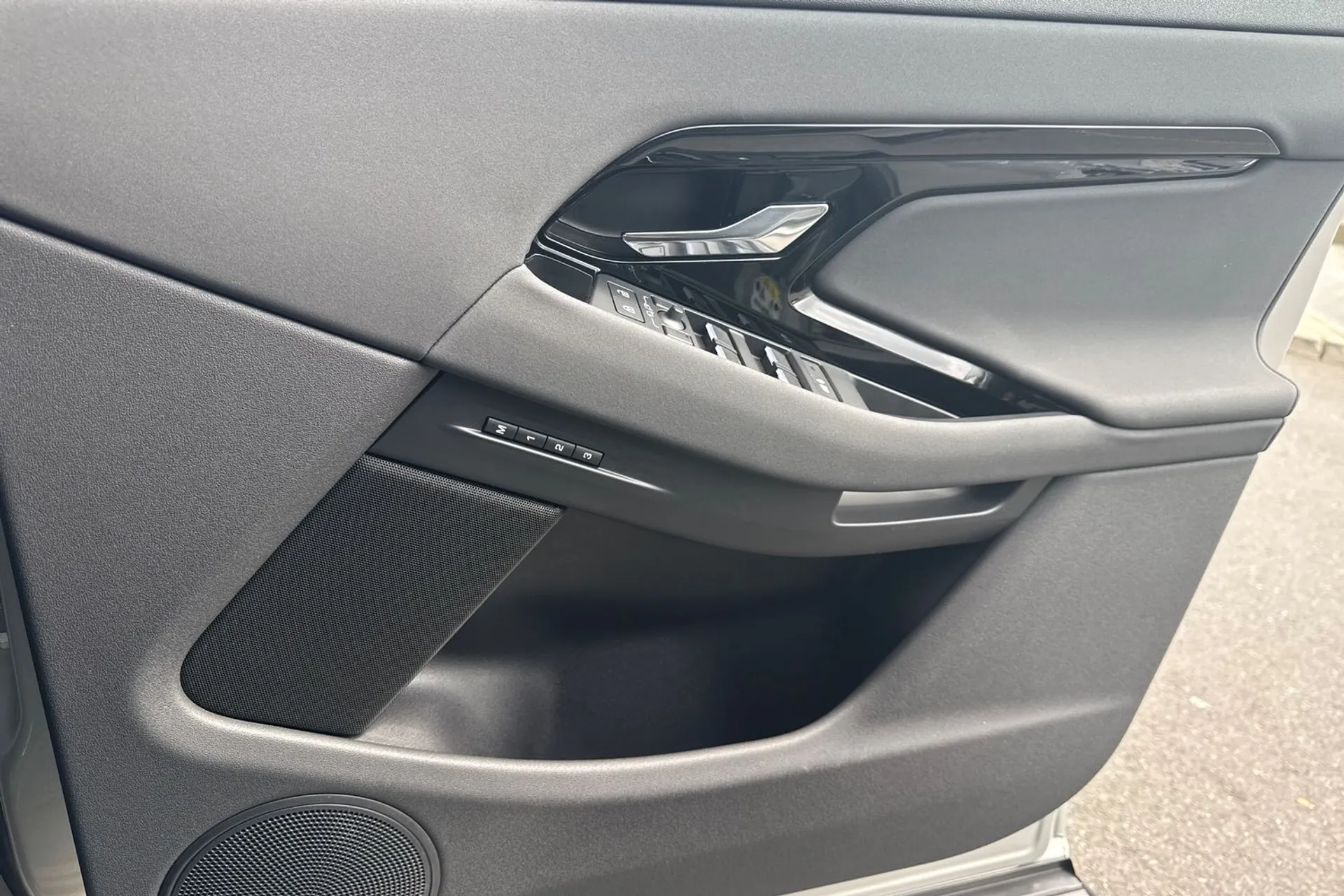 LAND ROVER RANGE ROVER EVOQUE thumbnail image number 53
