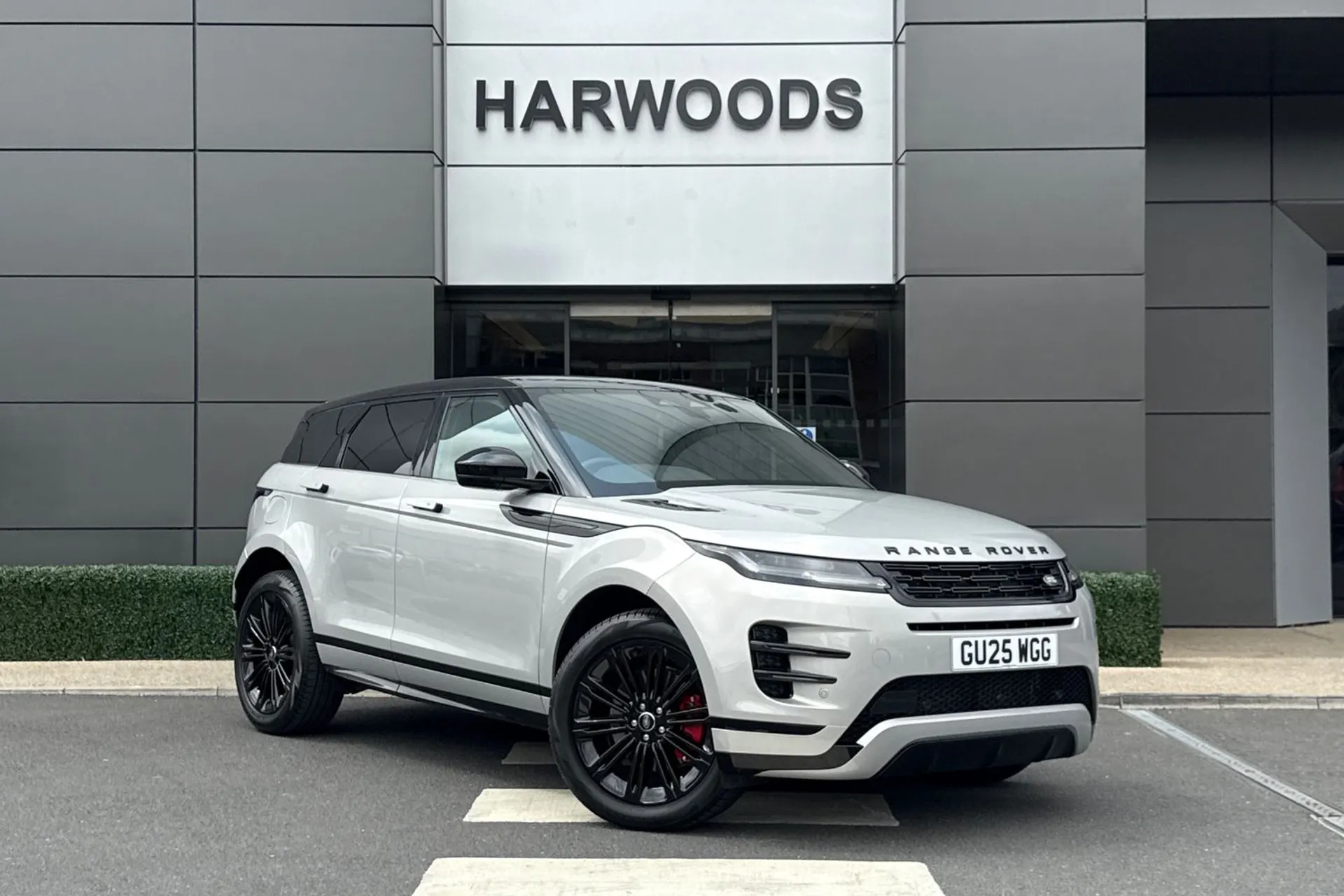 LAND ROVER RANGE ROVER EVOQUE focused image
