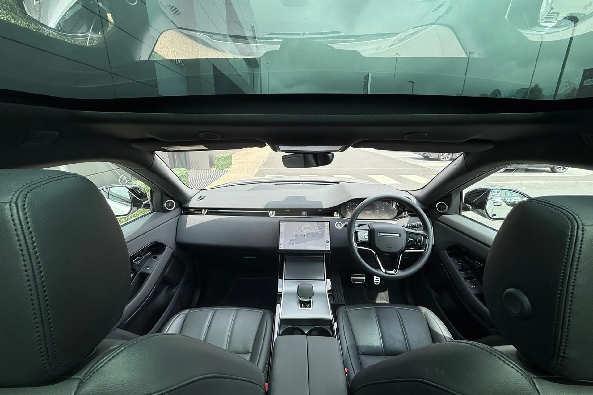 LAND ROVER RANGE ROVER EVOQUE thumbnail image number 3