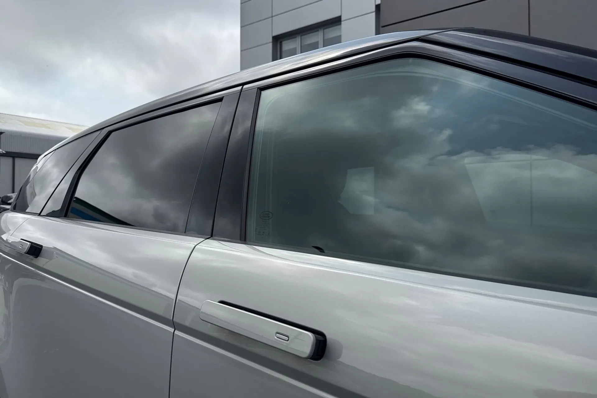 LAND ROVER RANGE ROVER EVOQUE thumbnail image number 28