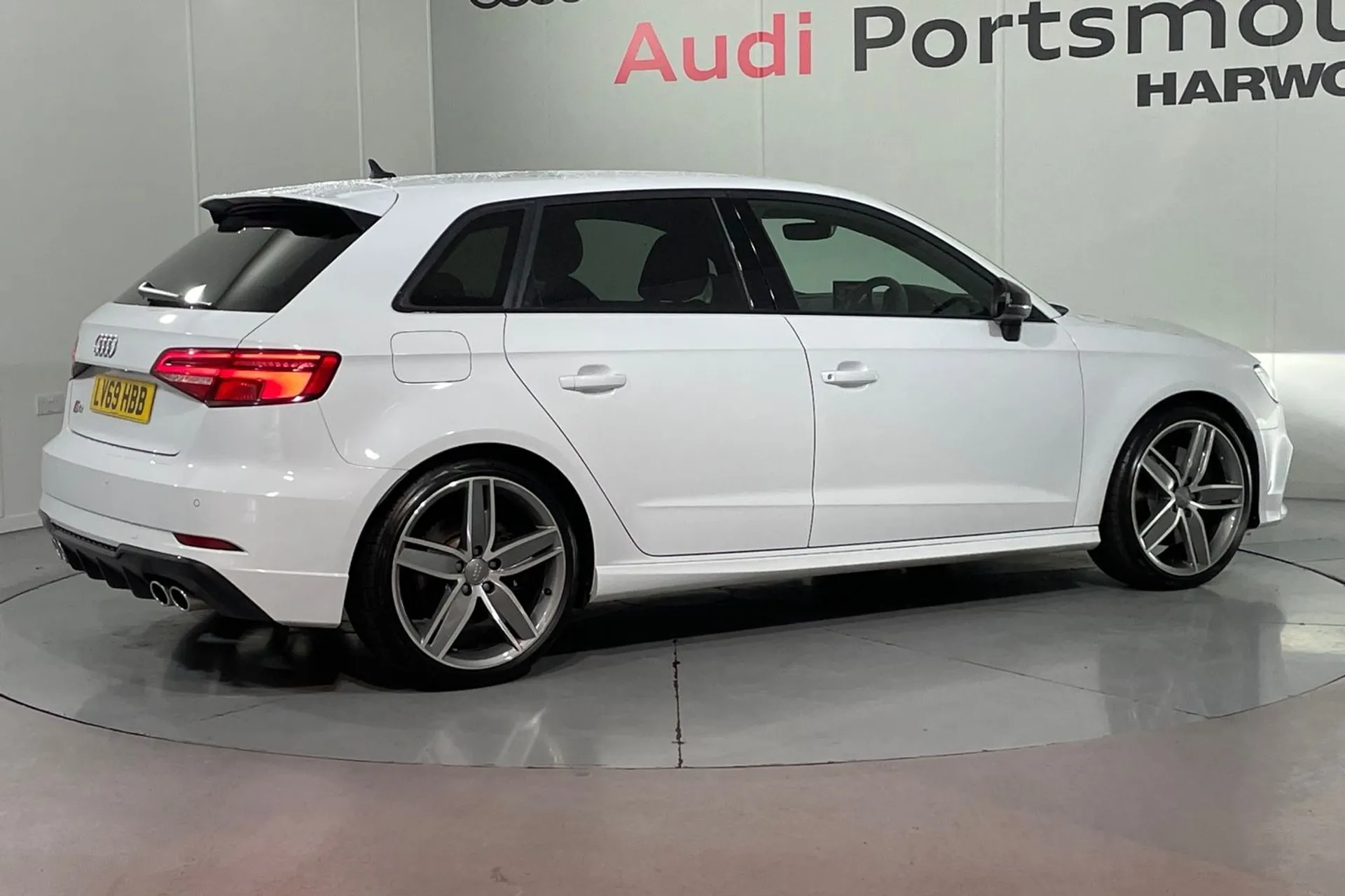 Audi S3 thumbnail image number 11