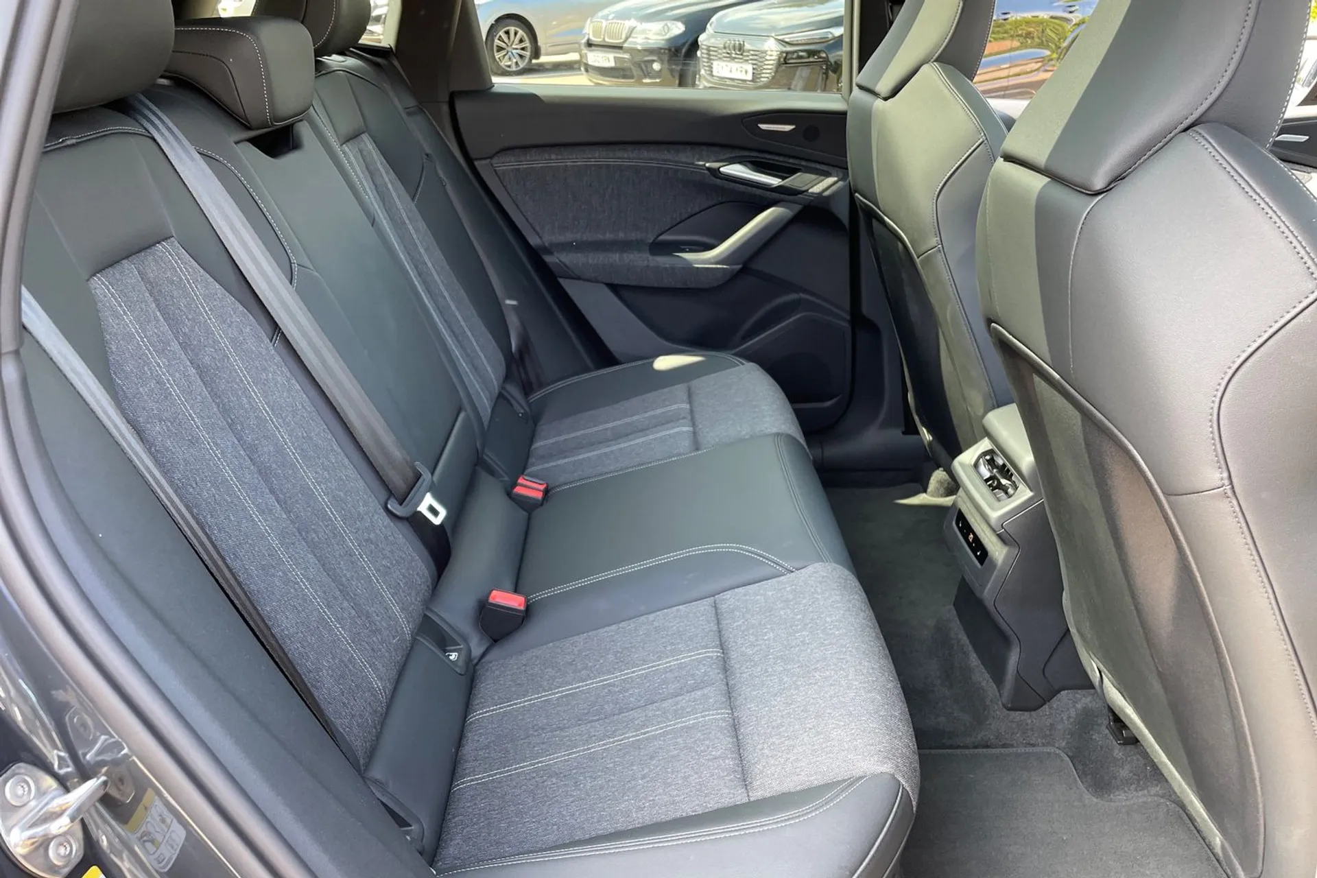 Audi Q6 thumbnail image number 40