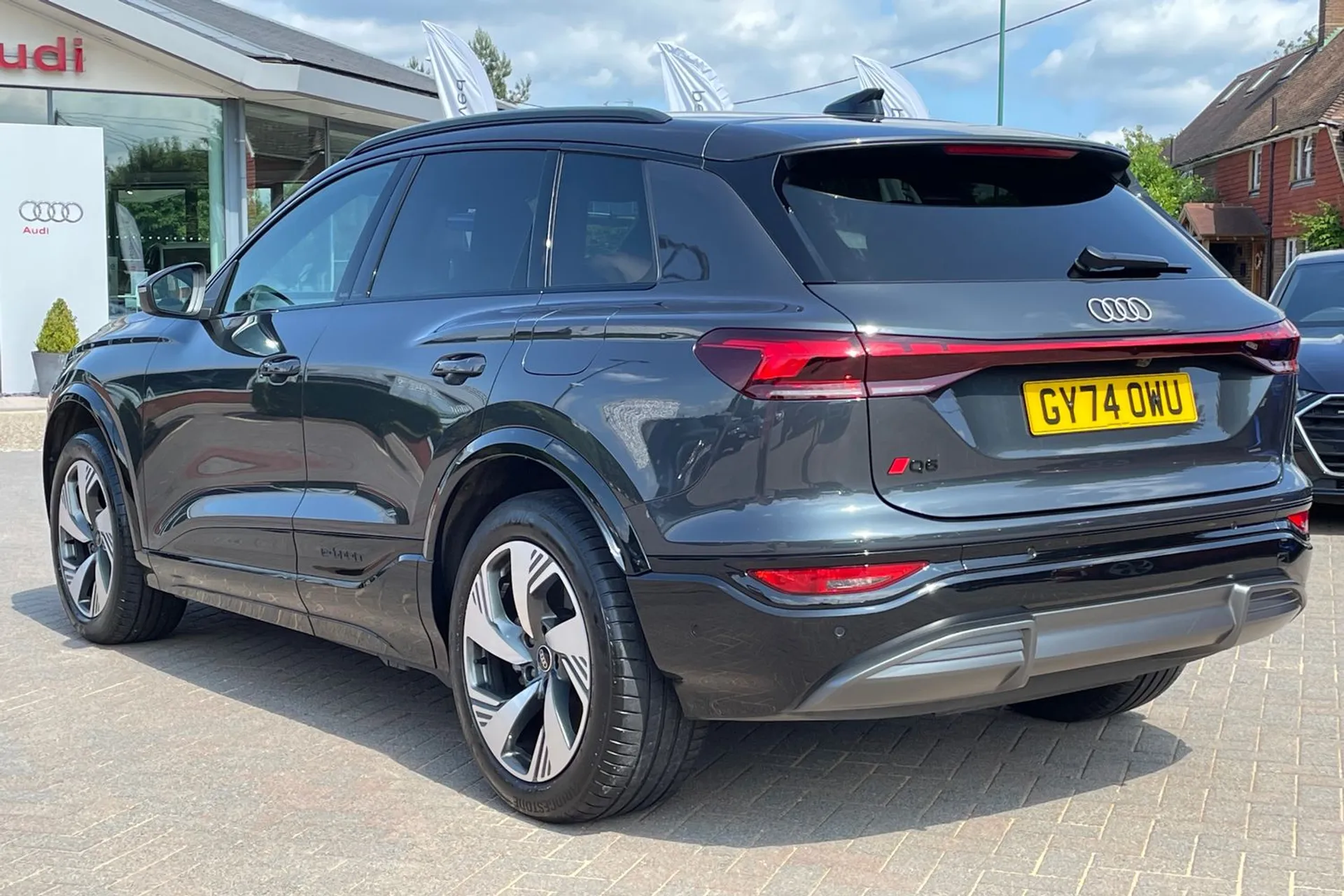 Audi Q6 thumbnail image number 6
