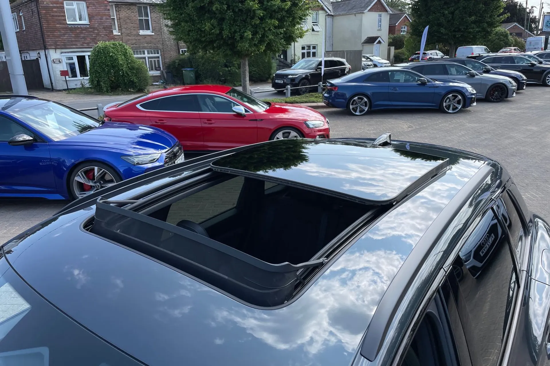 Audi Q6 thumbnail image number 9