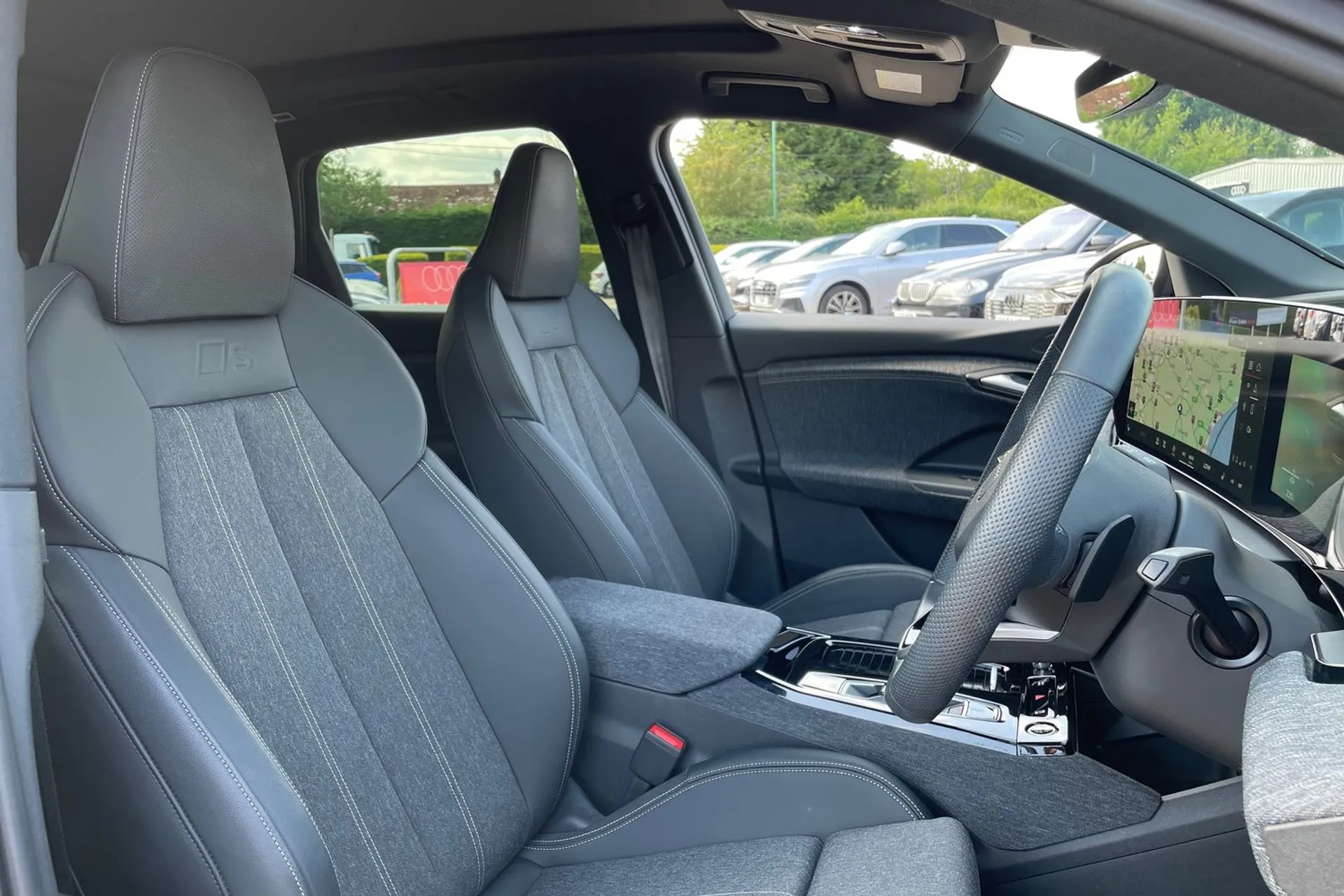 Audi Q6 thumbnail image number 22