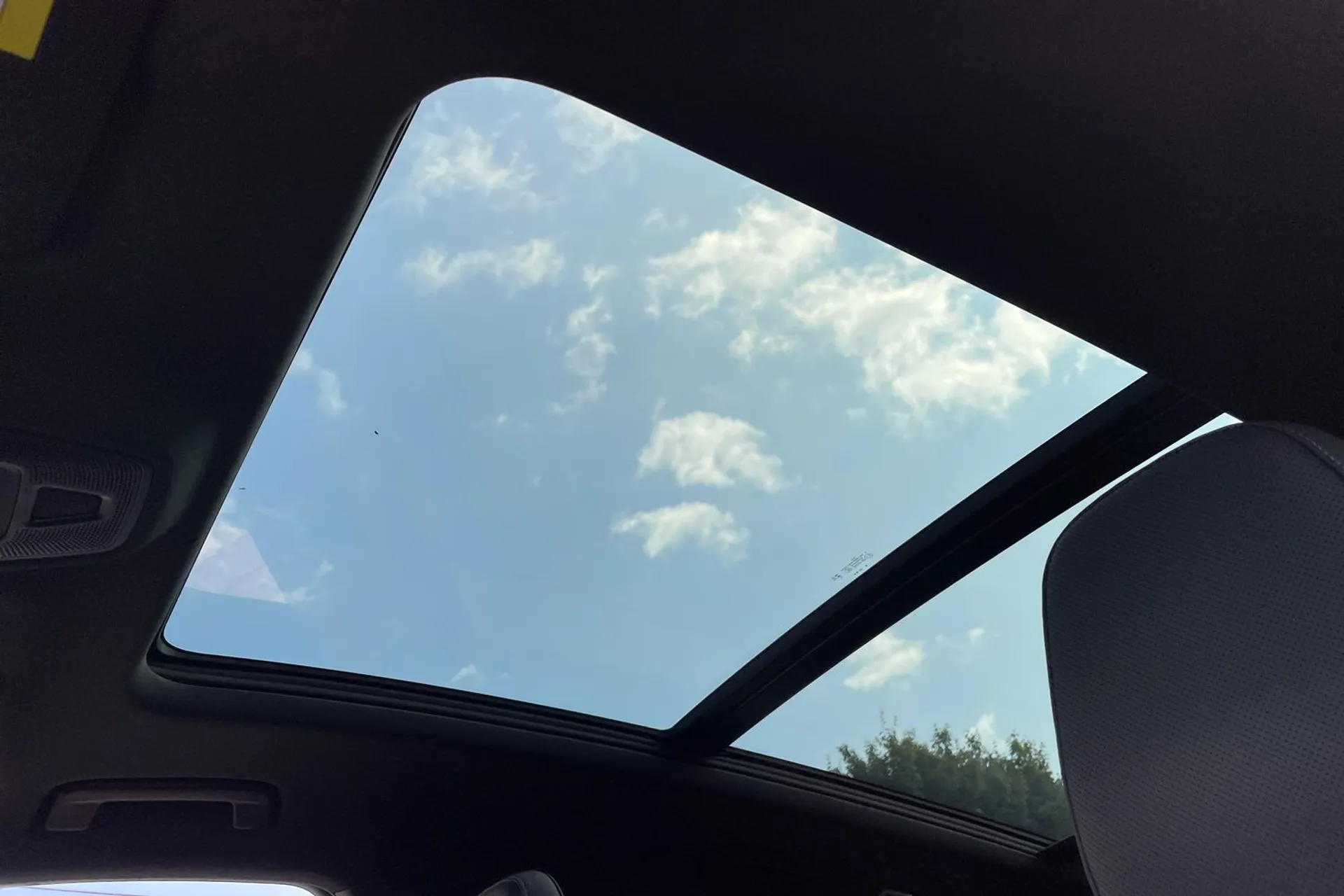 Audi Q6 thumbnail image number 27