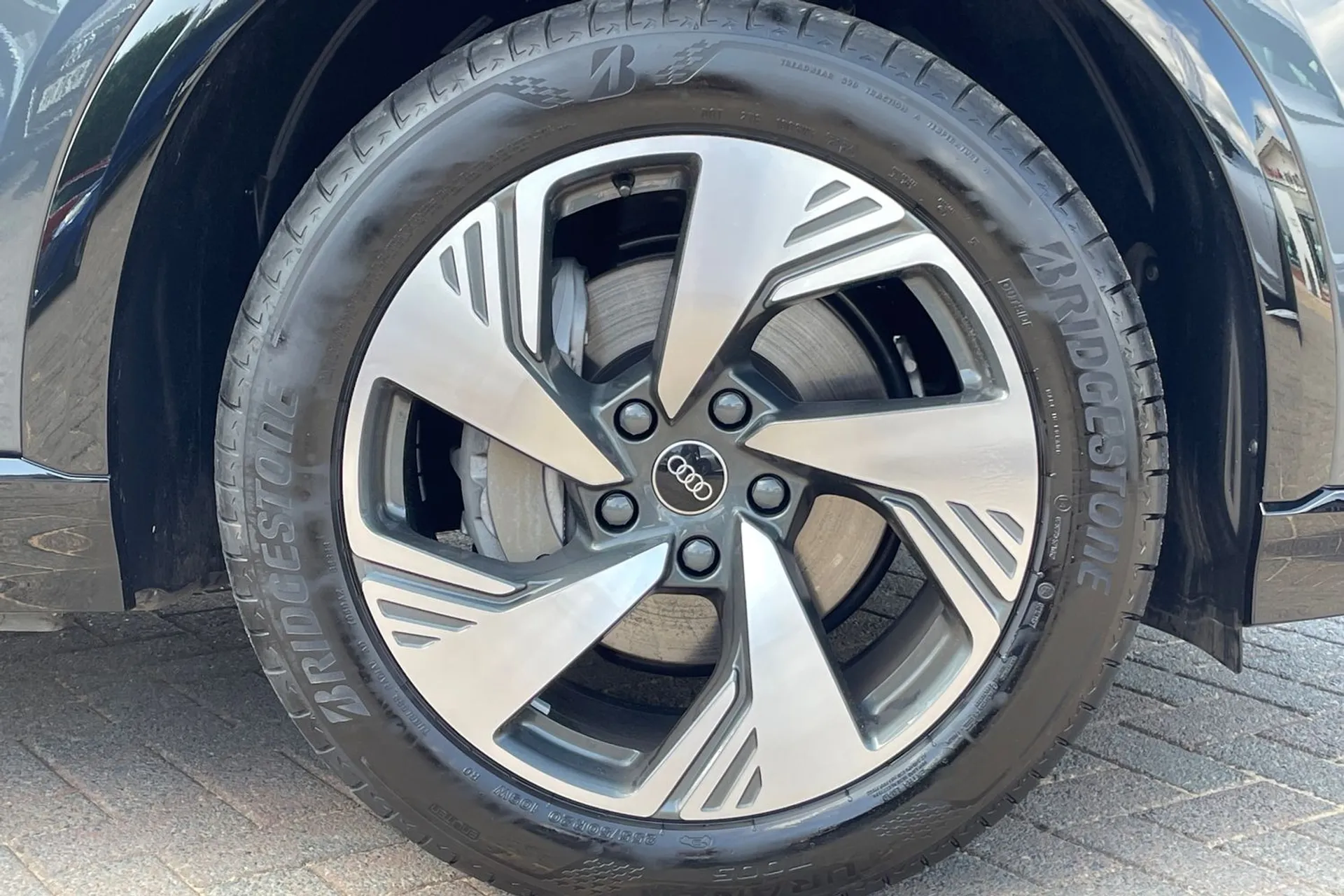 Audi Q6 thumbnail image number 8
