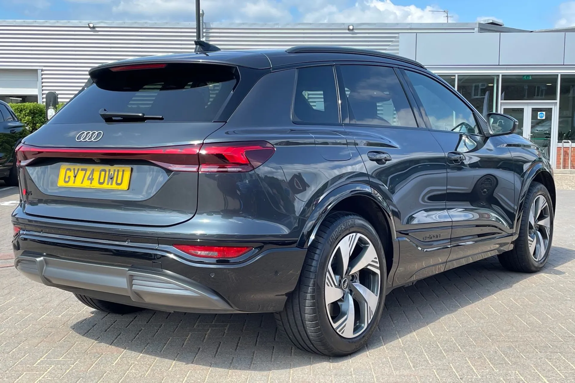 Audi Q6 thumbnail image number 4