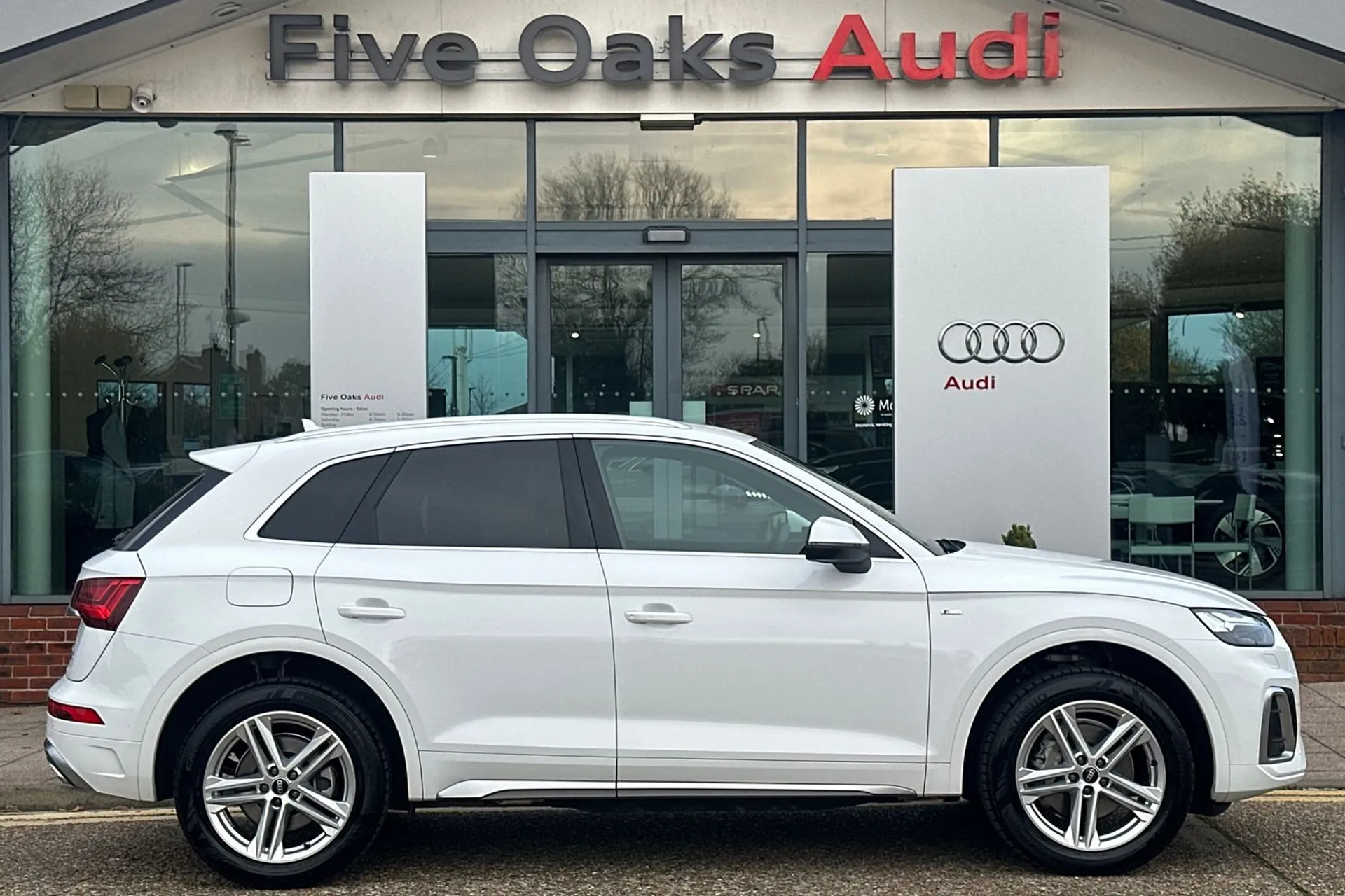 Audi Q5 thumbnail image number 2