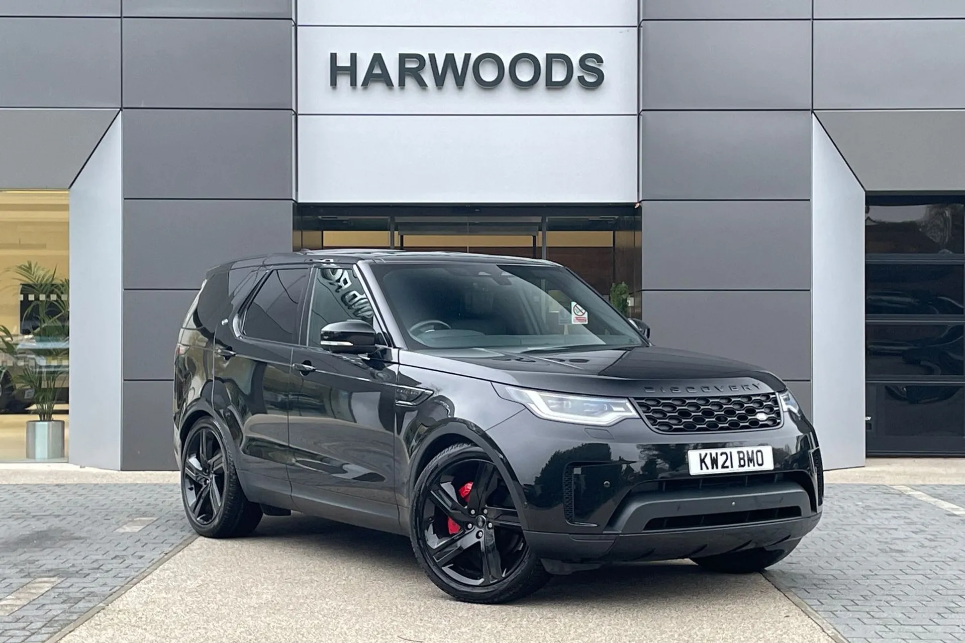 LAND ROVER DISCOVERY focused image