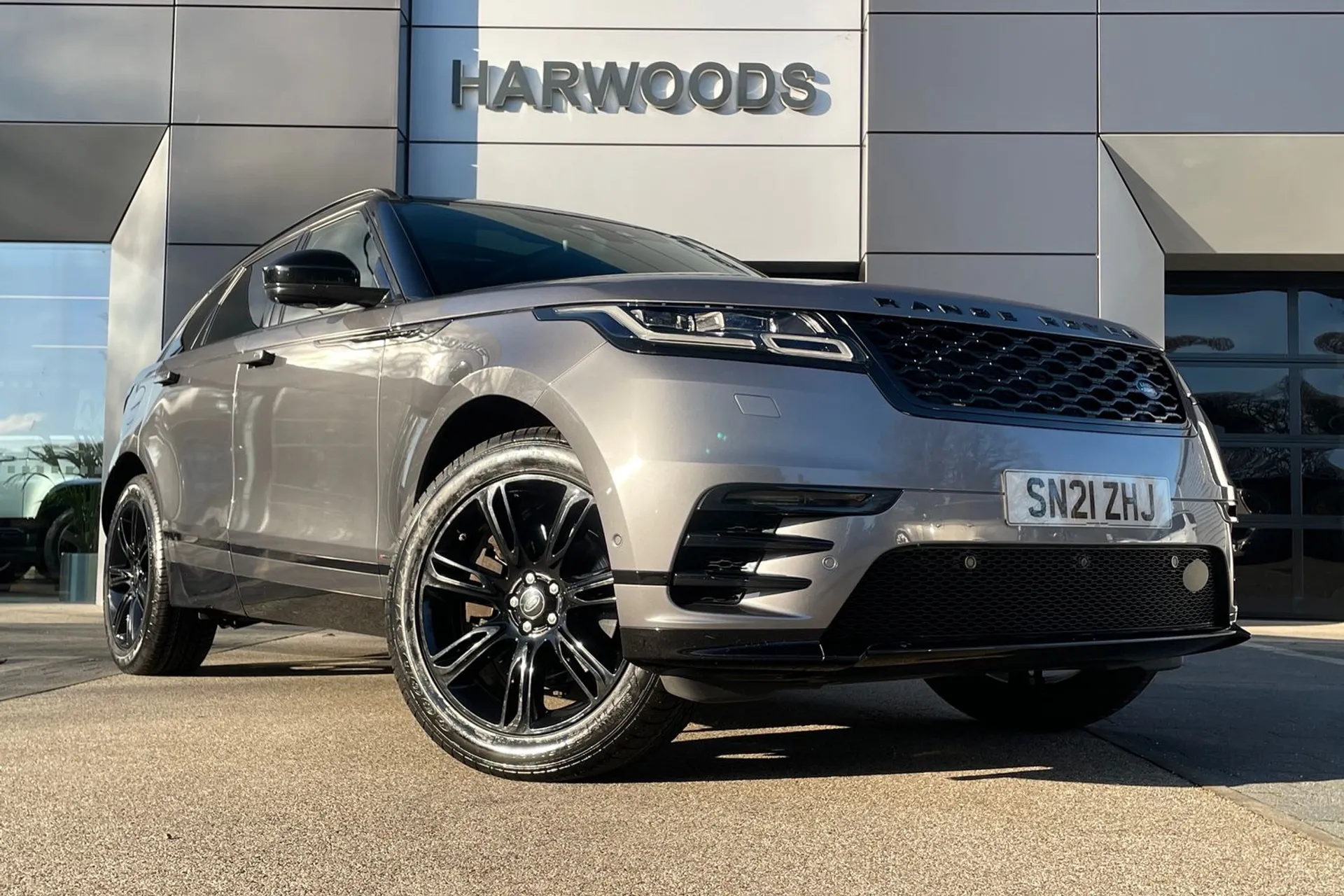 LAND ROVER RANGE ROVER VELAR thumbnail image number 6