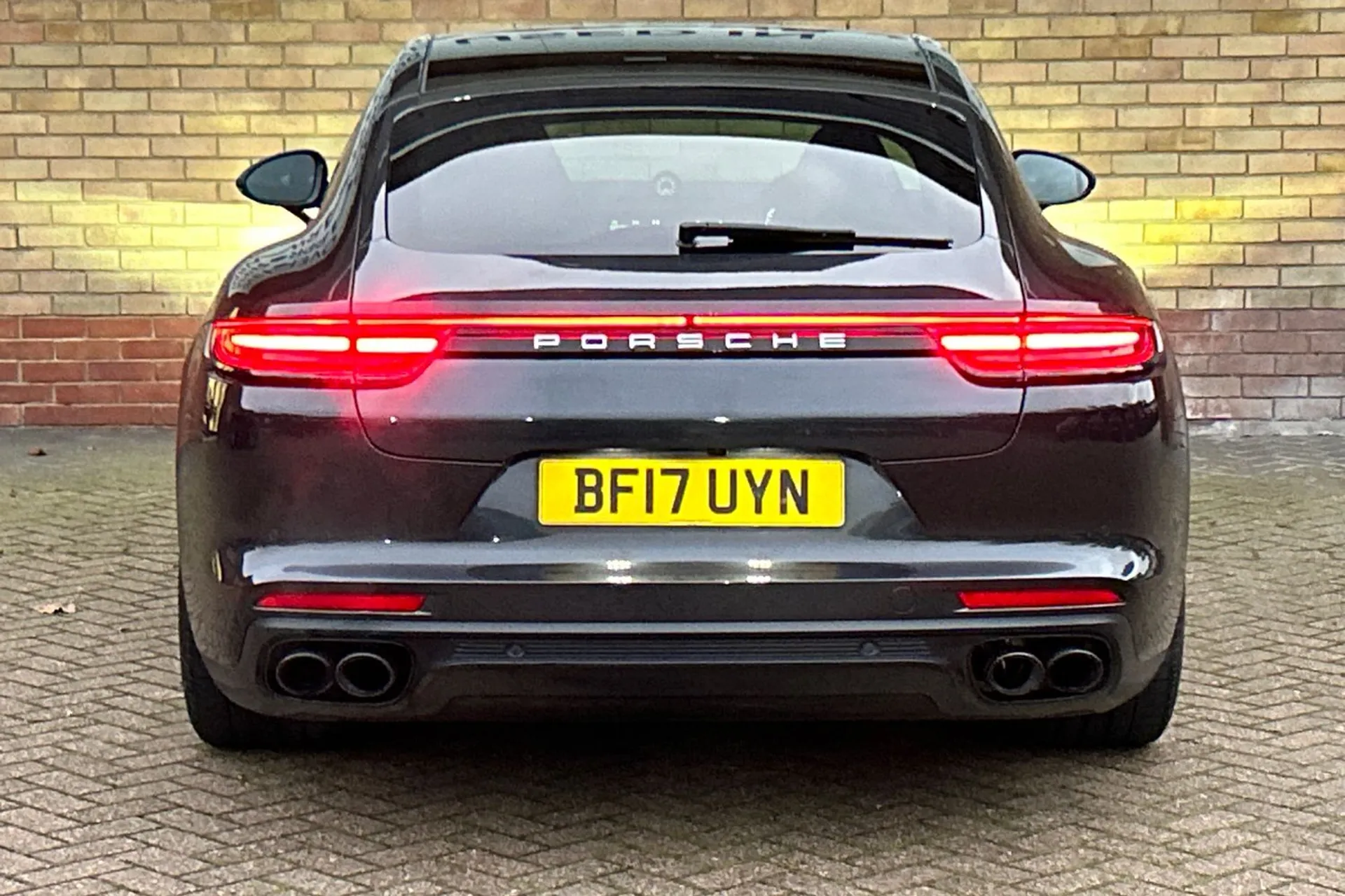 Porsche PANAMERA thumbnail image number 4