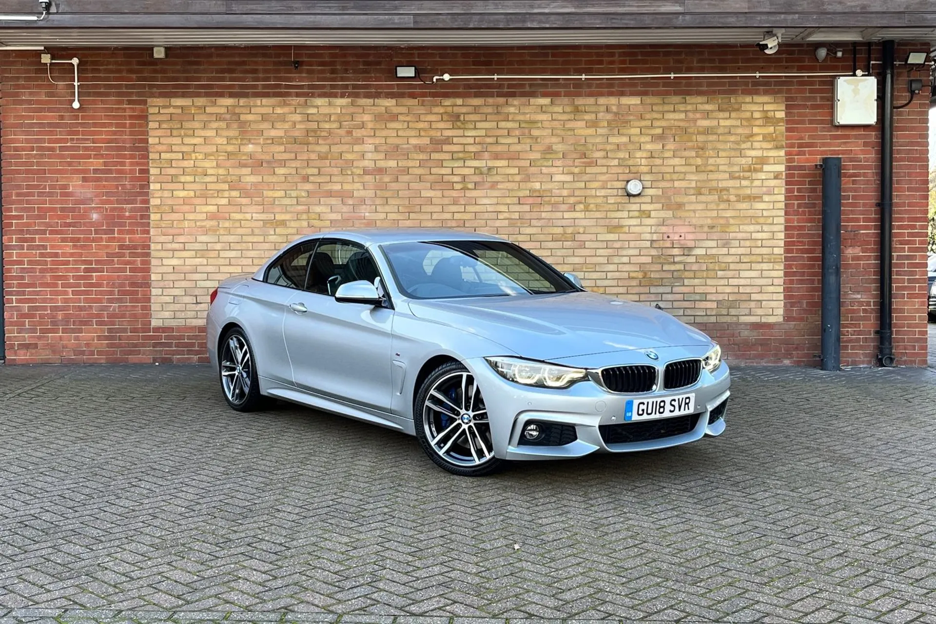 BMW 4 SERIES focused image