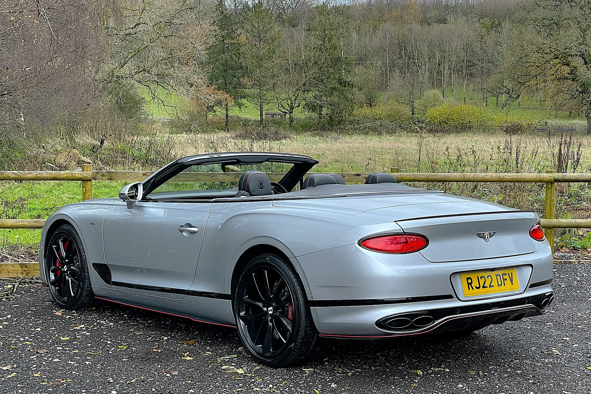 Bentley CONTINENTAL GTC thumbnail image number 16