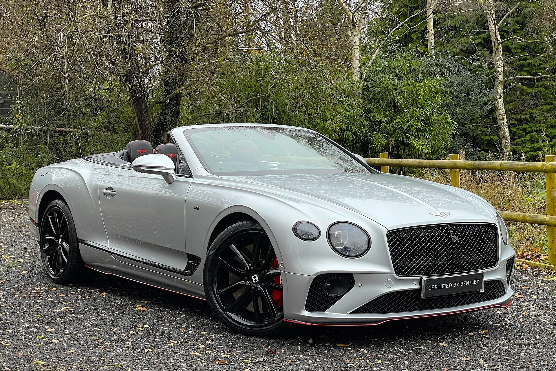 Bentley CONTINENTAL GTC focused image