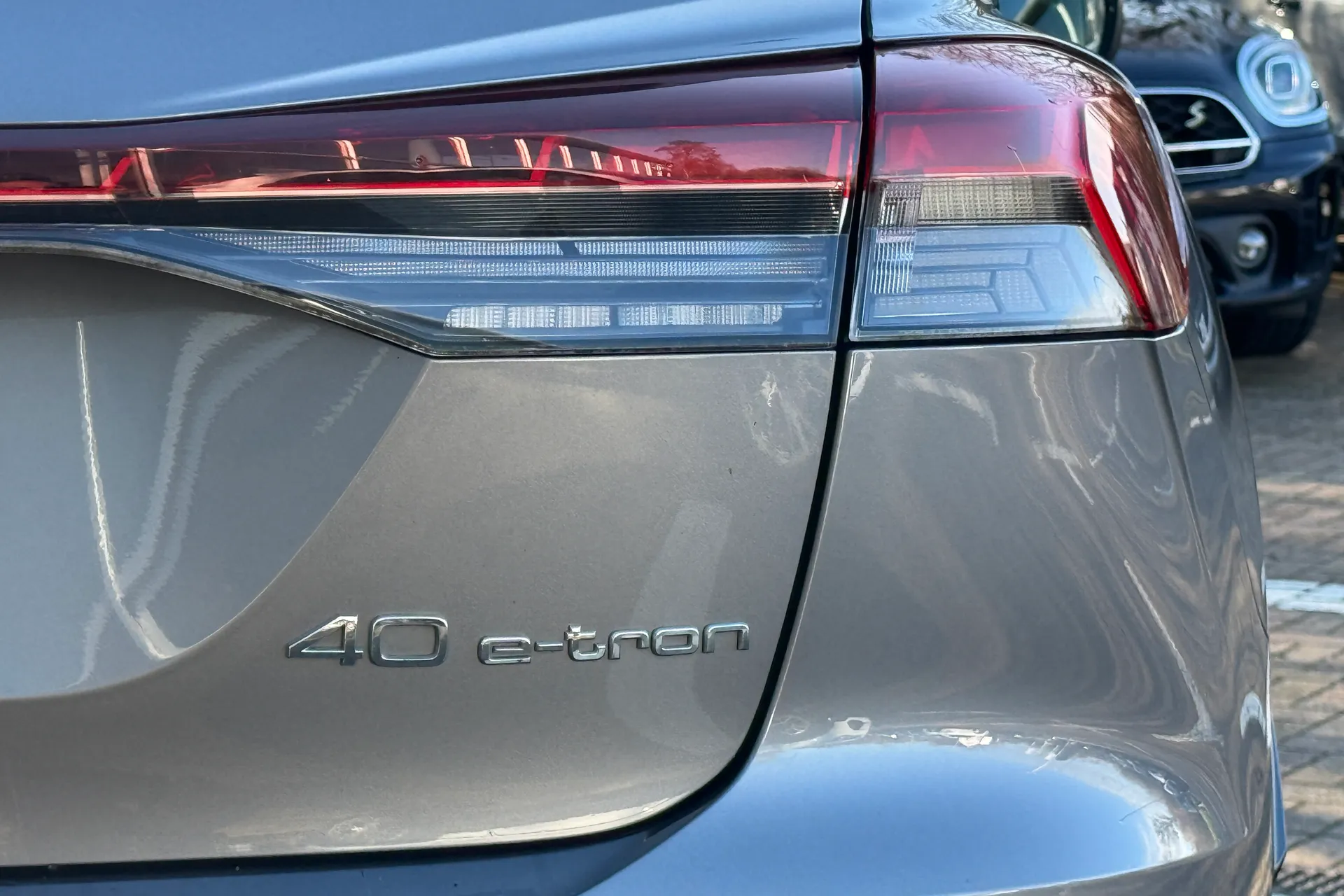 Audi Q4 thumbnail image number 18