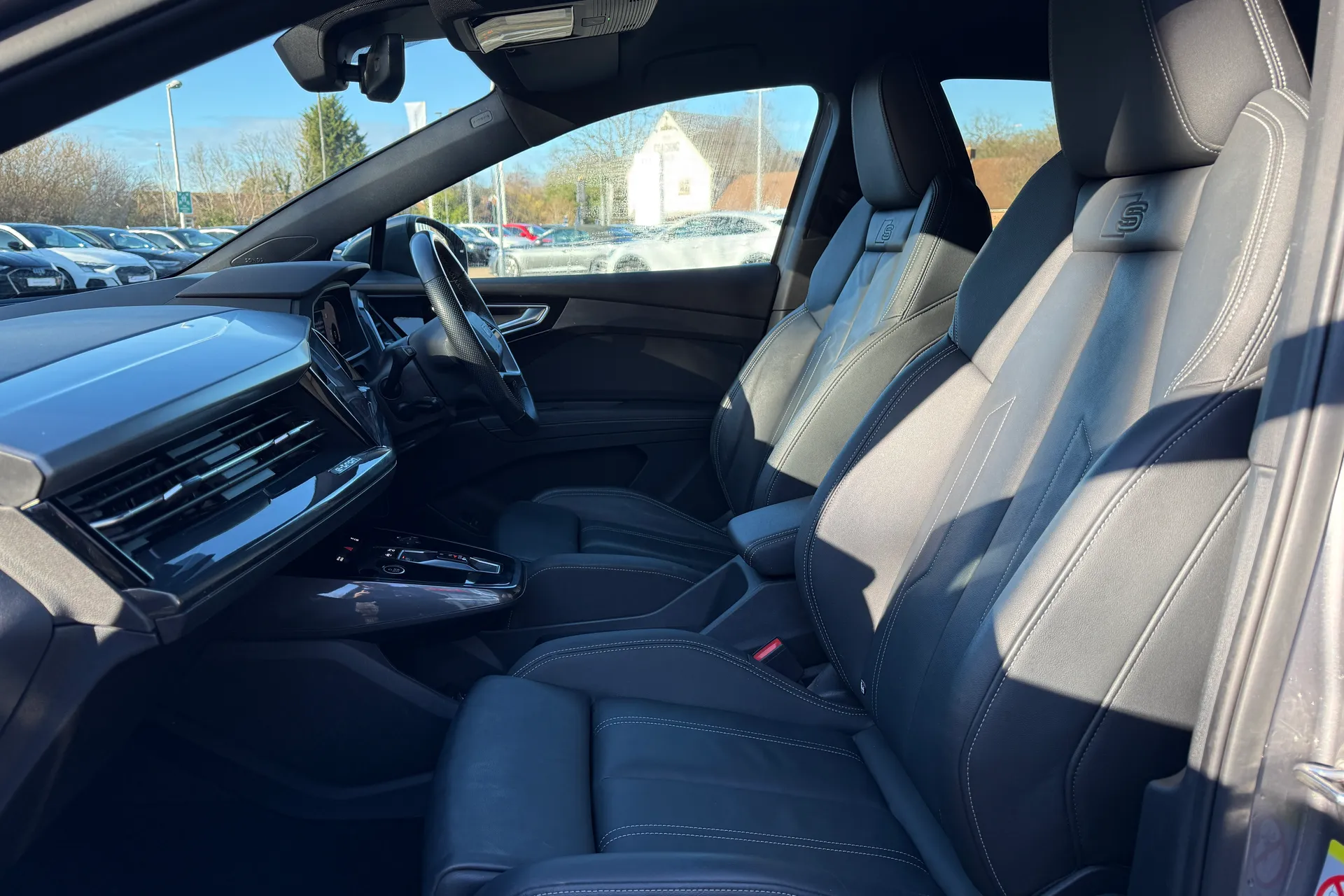 Audi Q4 thumbnail image number 56