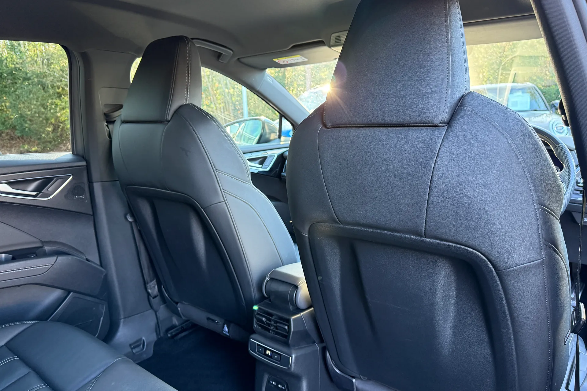 Audi Q4 thumbnail image number 32