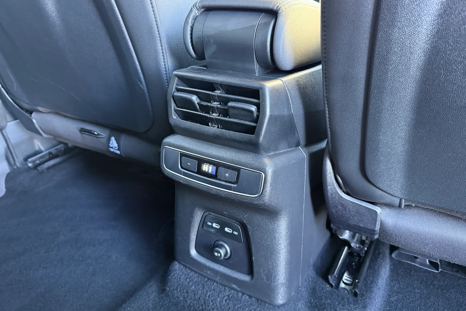 Audi Q4 thumbnail image number 35