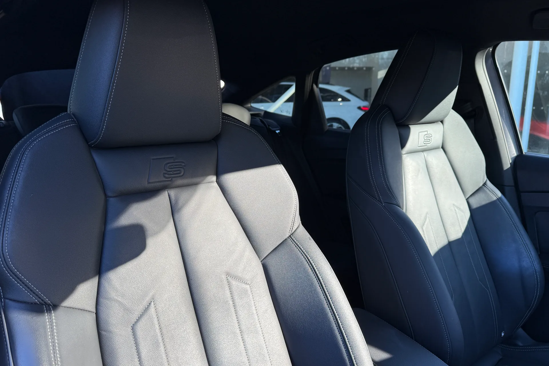 Audi Q4 thumbnail image number 37