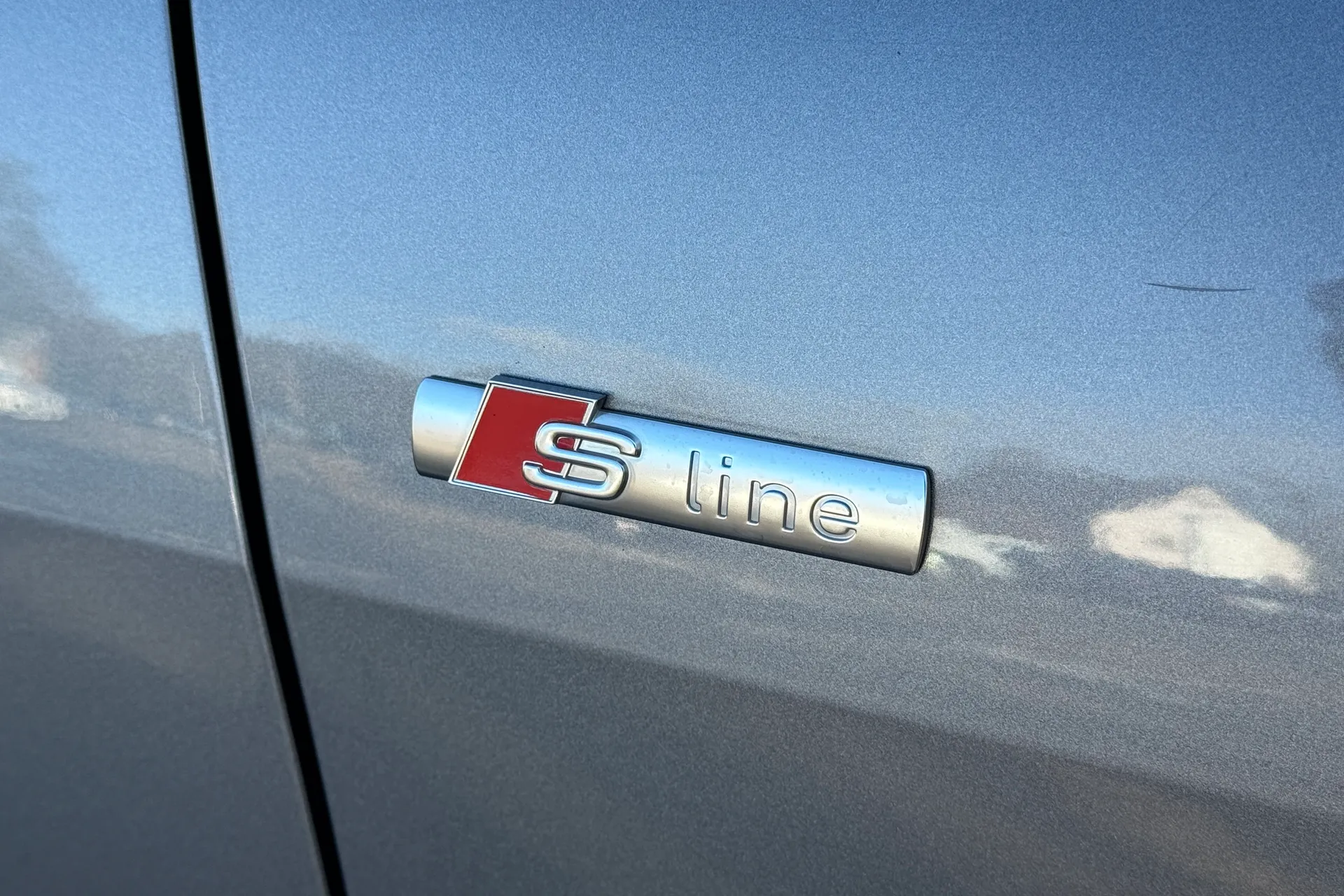 Audi Q4 thumbnail image number 7