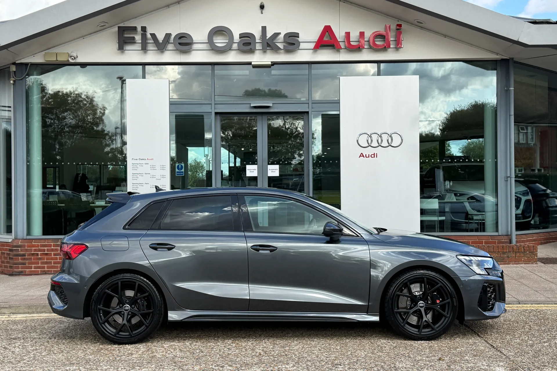 Audi RS3 thumbnail image number 2