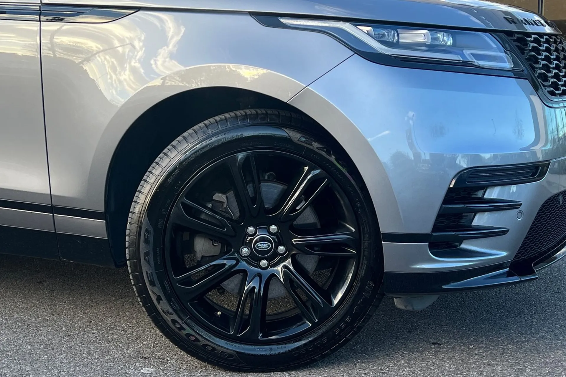 LAND ROVER RANGE ROVER VELAR thumbnail image number 8