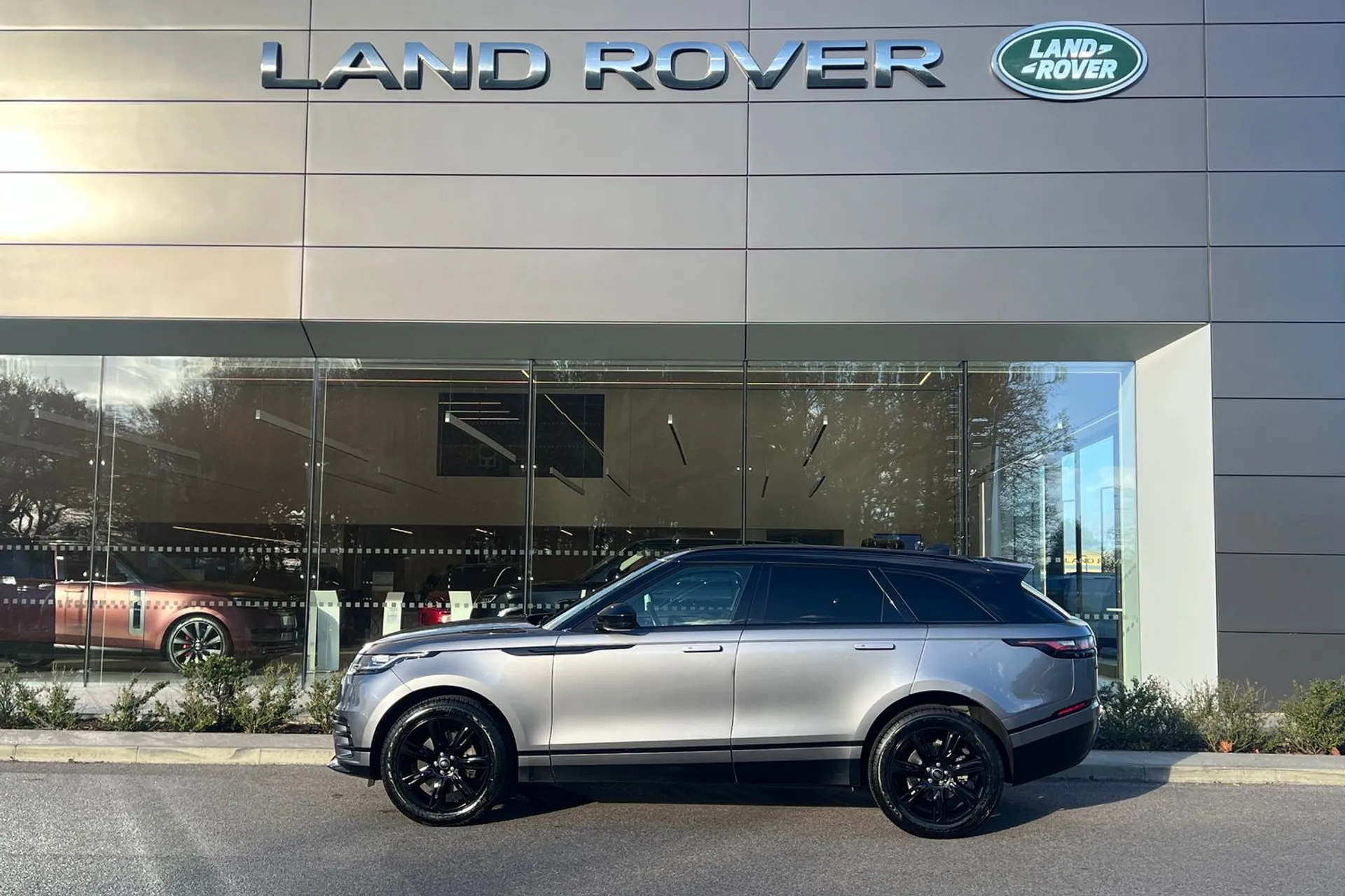 LAND ROVER RANGE ROVER VELAR thumbnail image number 13