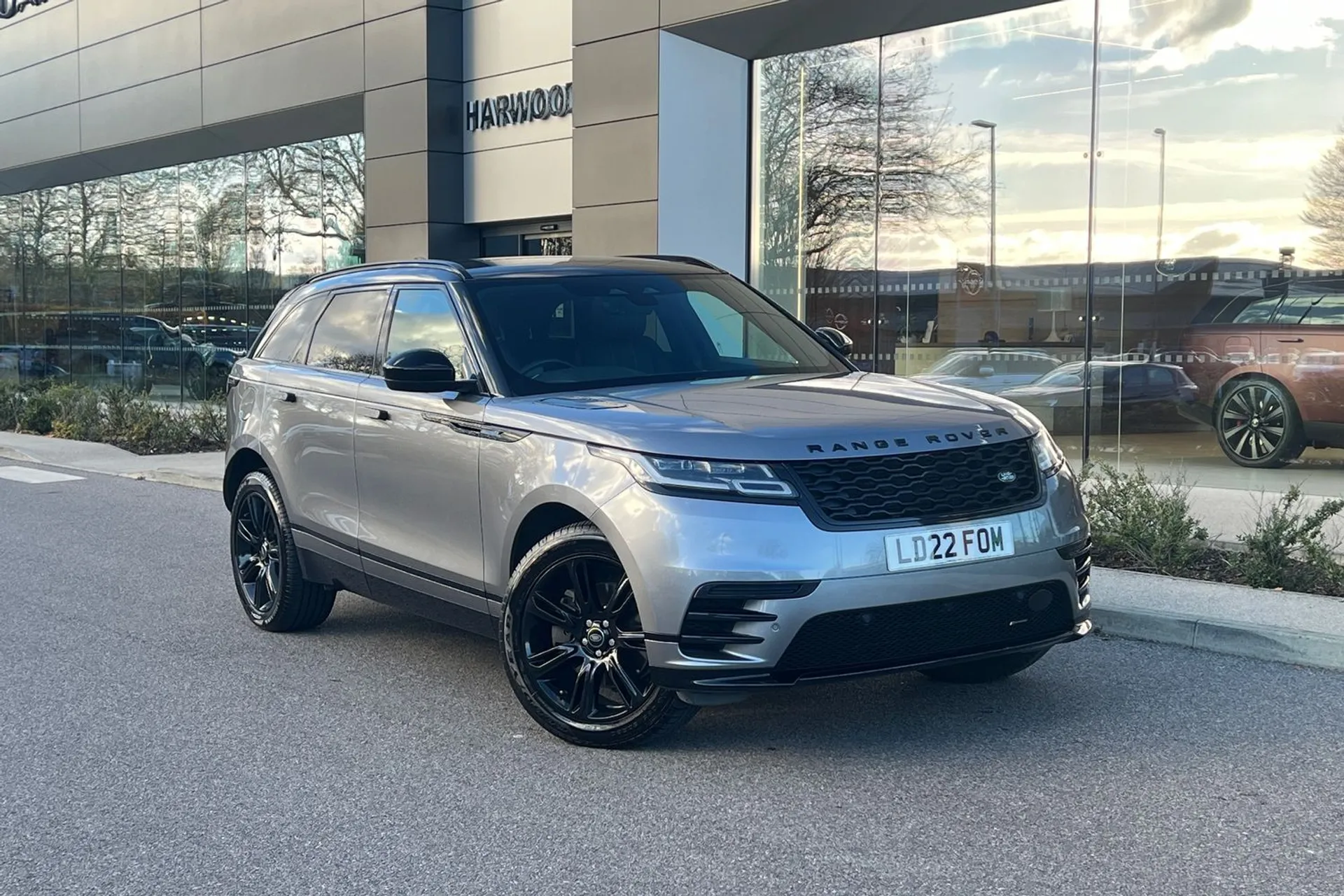 LAND ROVER RANGE ROVER VELAR focused image