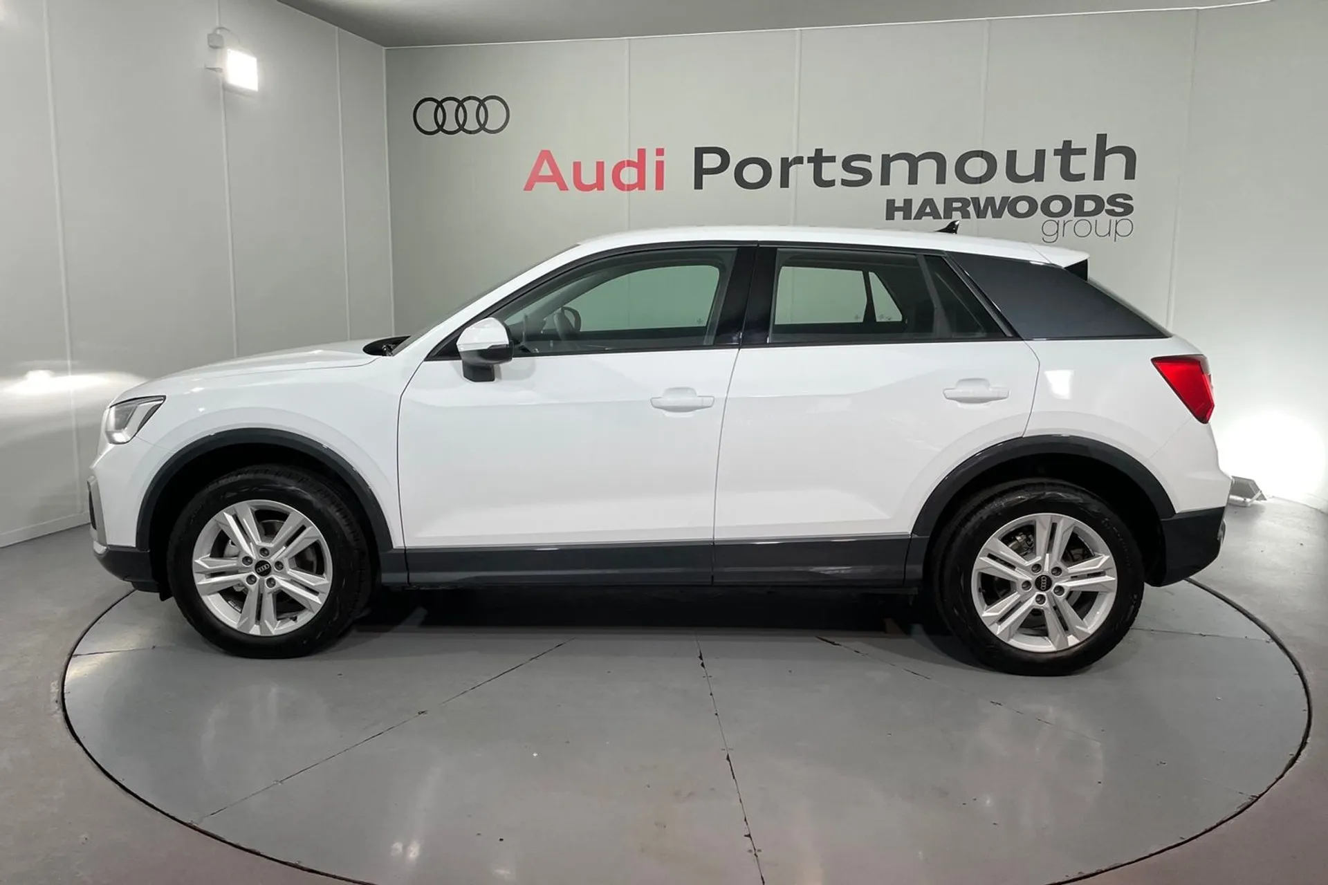 Audi Q2 thumbnail image number 11