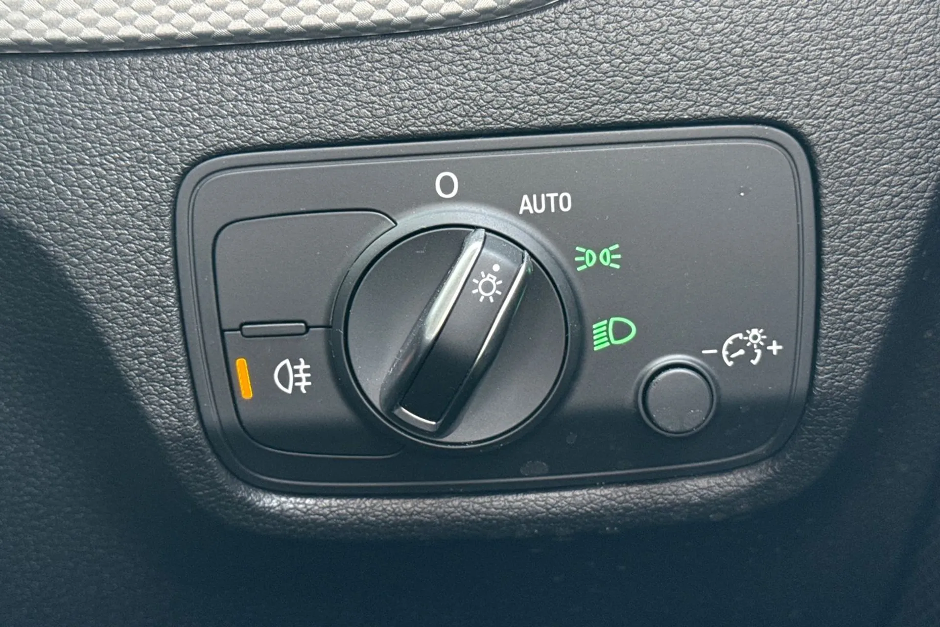 Audi Q2 thumbnail image number 63