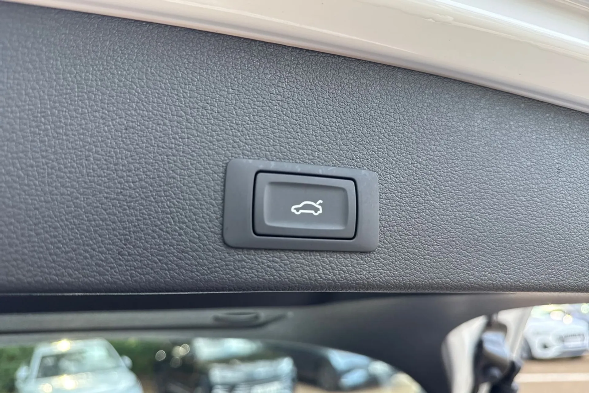 Audi Q2 thumbnail image number 32