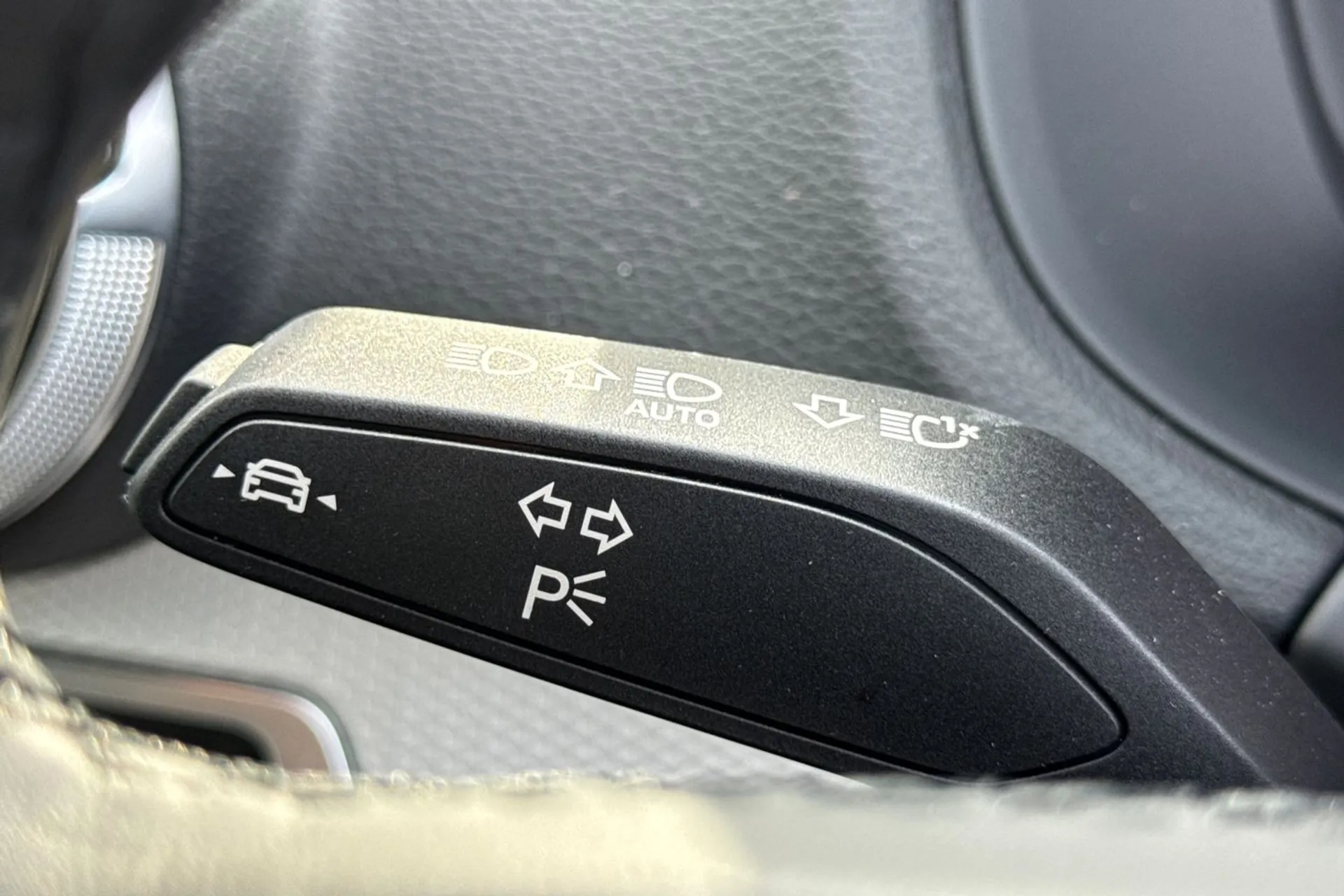 Audi Q2 thumbnail image number 60