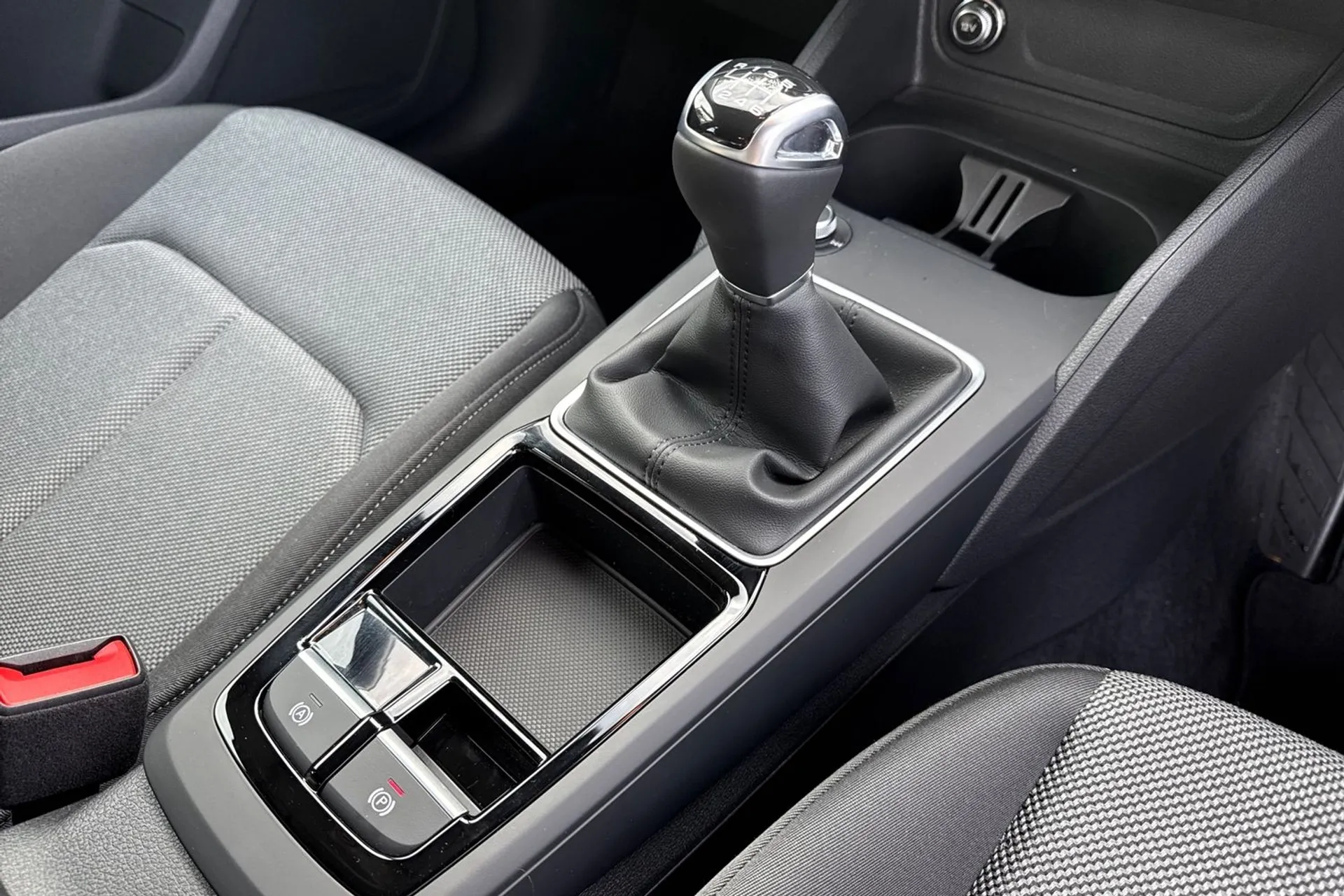 Audi Q2 thumbnail image number 50